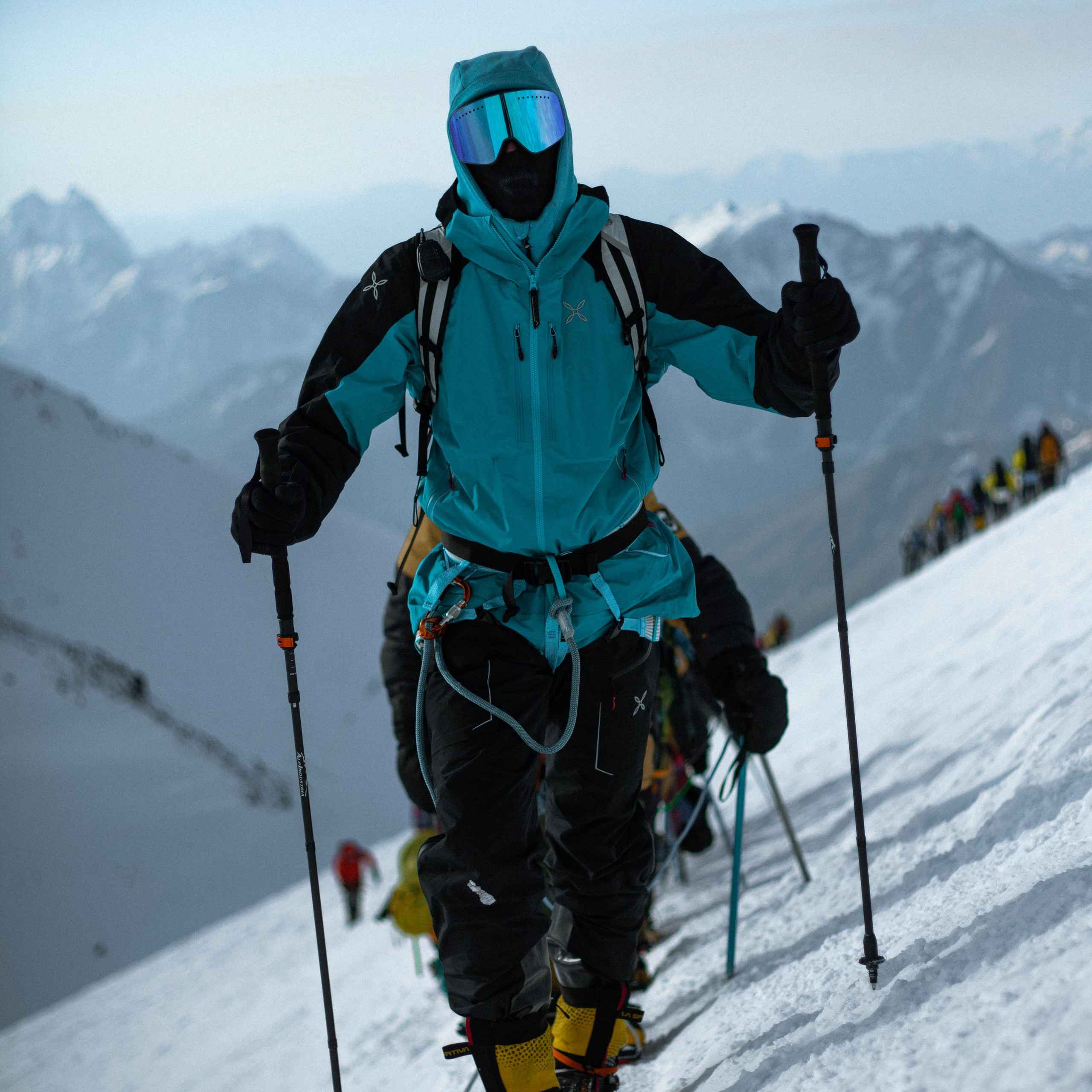 Две вершины Эльбруса. Штурм. Уникальные экспедиции — LUCKY CLAN