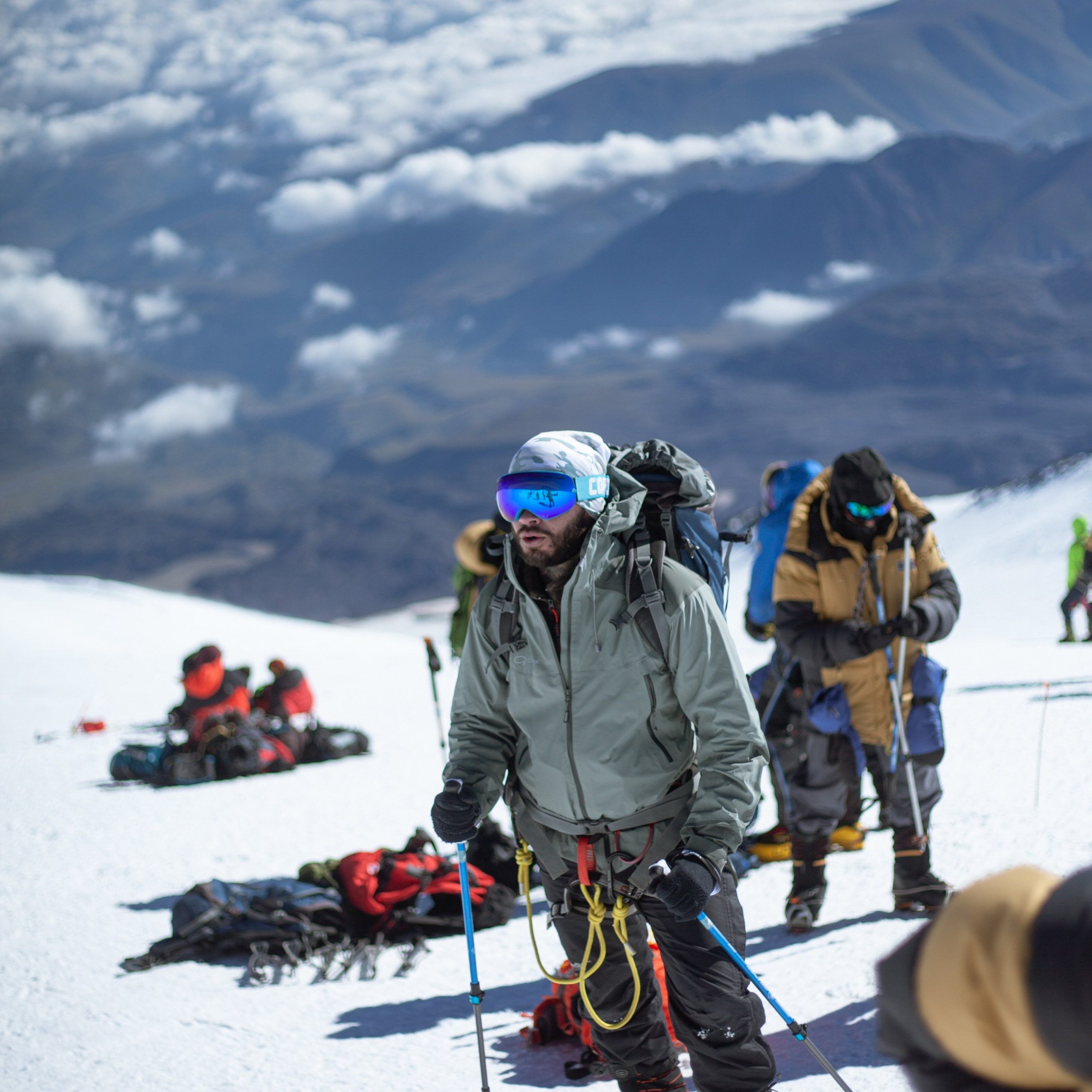 Вершина Эльбруса. Восхождение на Эльбрус. Самая высокая точка Европы 5642