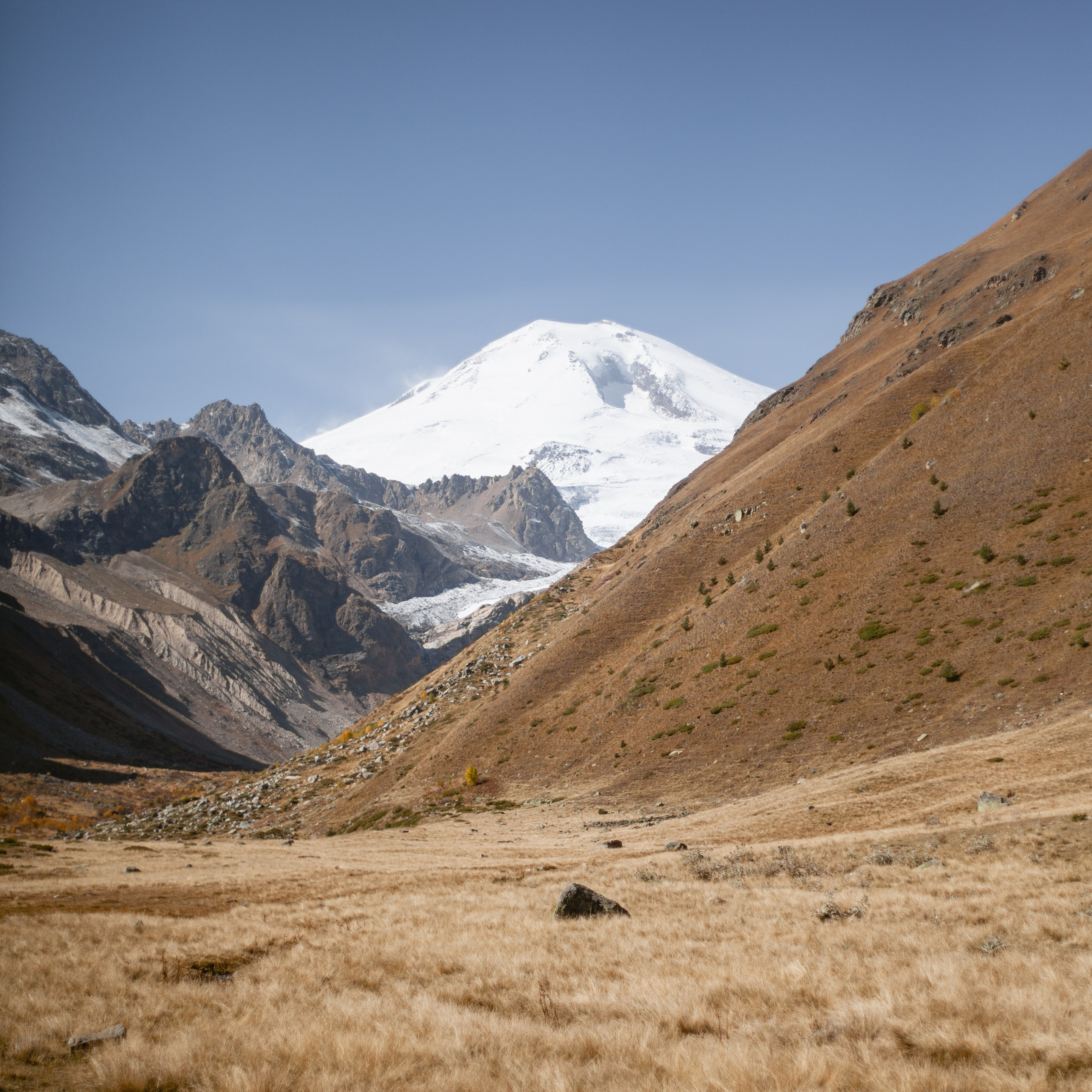 Трекинг Приэльбрусье. Октябрь 2023. Уникальные экспедиции — LUCKY CLAN