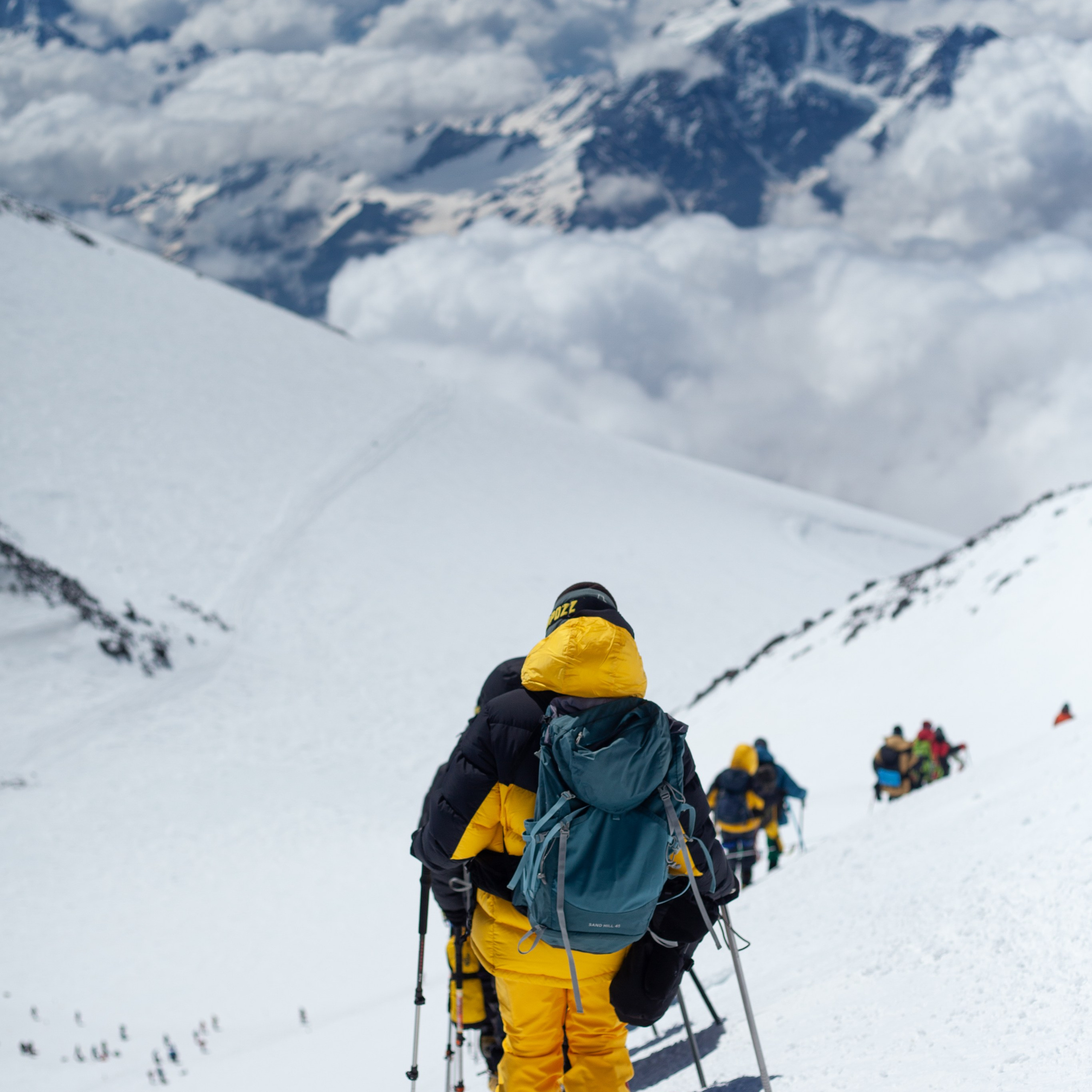 Восхождение на Эльбрус. Июнь 2024. Уникальные экспедиции — LUCKY CLAN