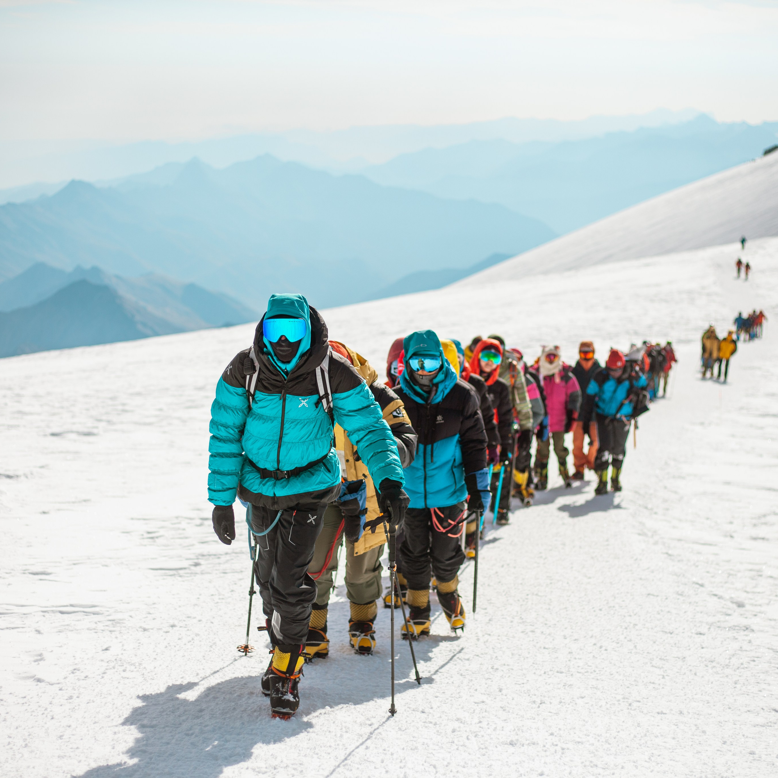 Две вершины Эльбруса. Штурм. Уникальные экспедиции — LUCKY CLAN