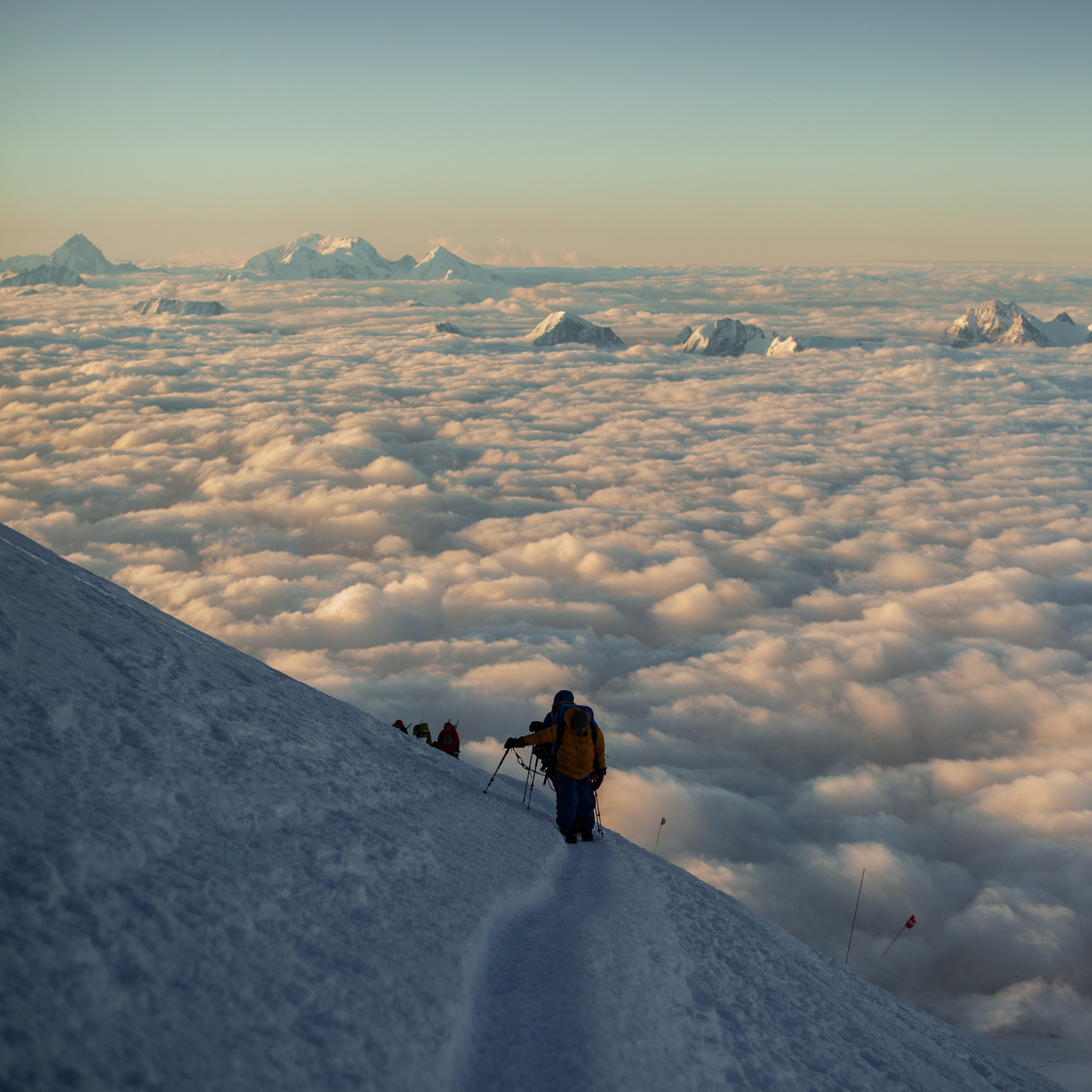 Восхождение на Эльбрус. Июнь 2024. Уникальные экспедиции — LUCKY CLAN