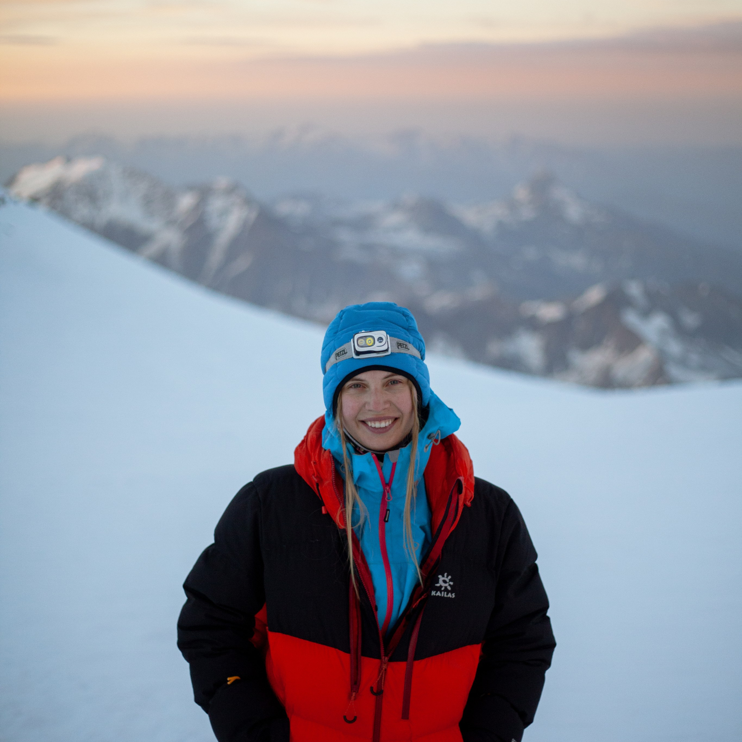 Две вершины Эльбруса. Штурм. Уникальные экспедиции — LUCKY CLAN