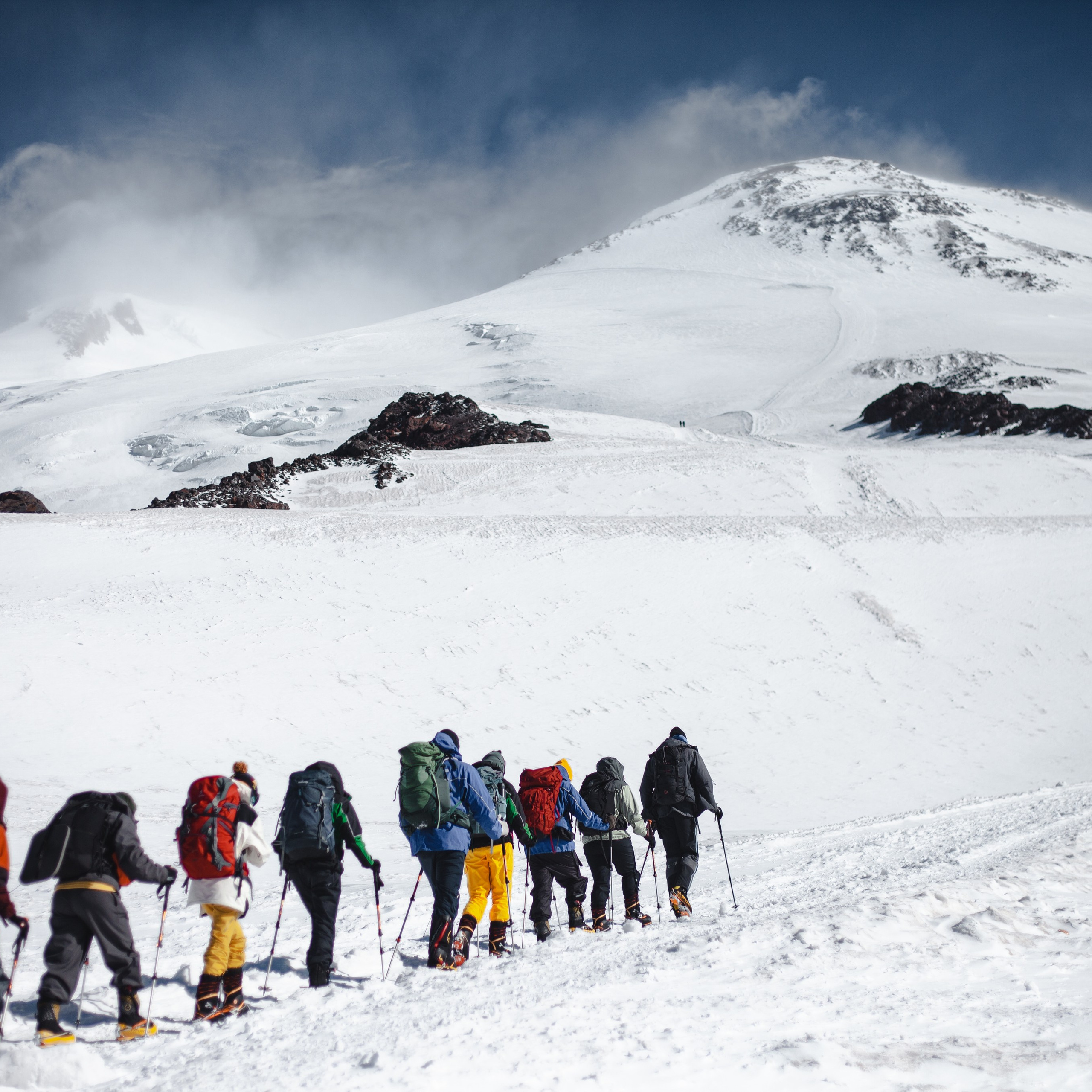 Восхождение на Эльбрус. Июнь 2024. Уникальные экспедиции — LUCKY CLAN