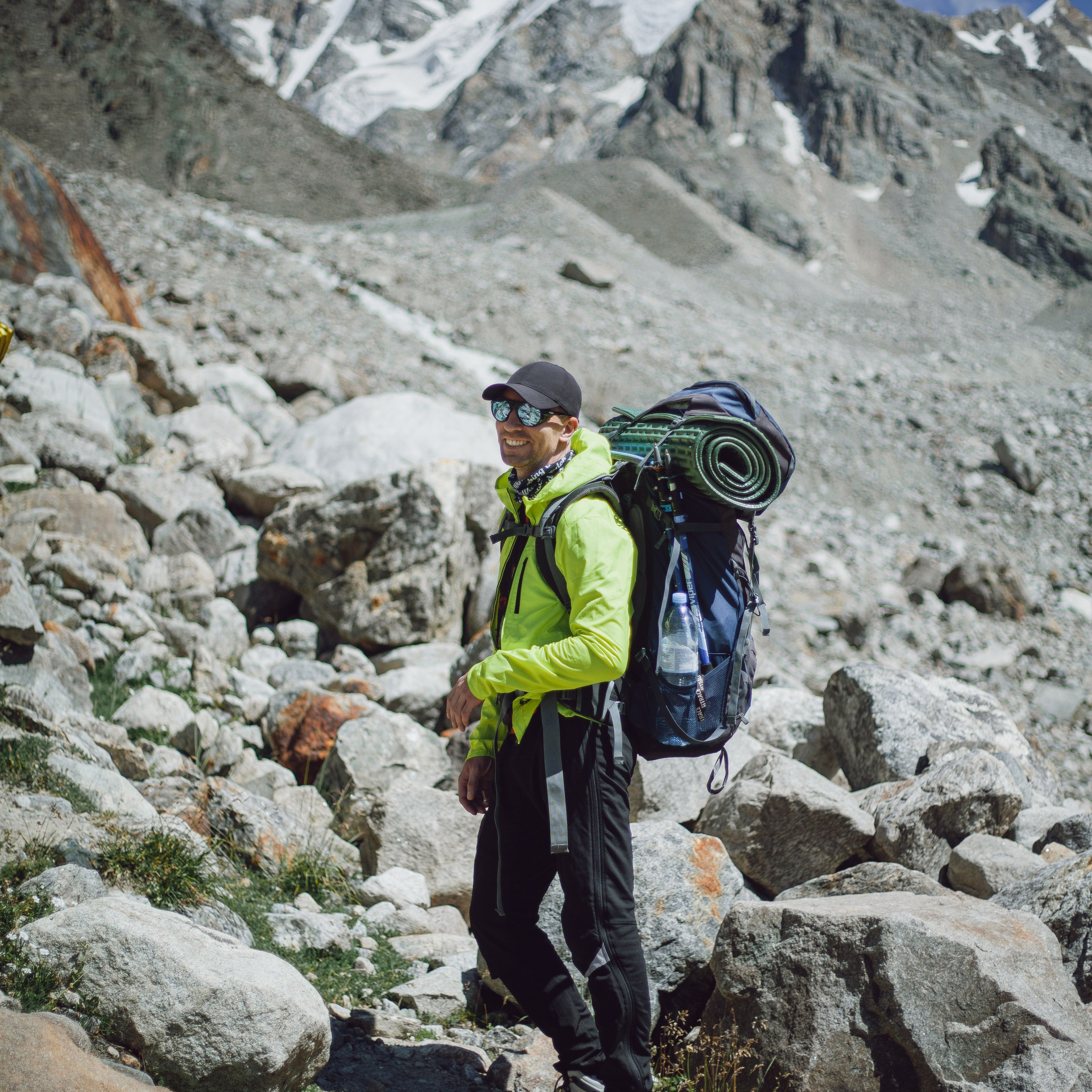* Акклиматизация в «Адыр-Су».* Восхождение на Эльбрус с юга с опытными гидами.* Качественное снаряжение.* Незабываемые впечатления и потрясающие виды.