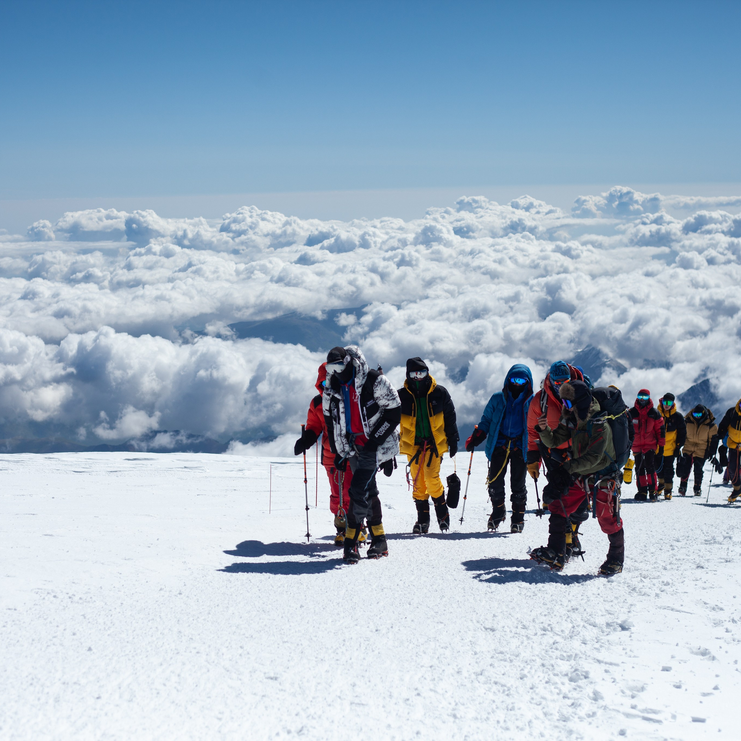 Восхождение на Эльбрус. Июнь 2024. Уникальные экспедиции — LUCKY CLAN