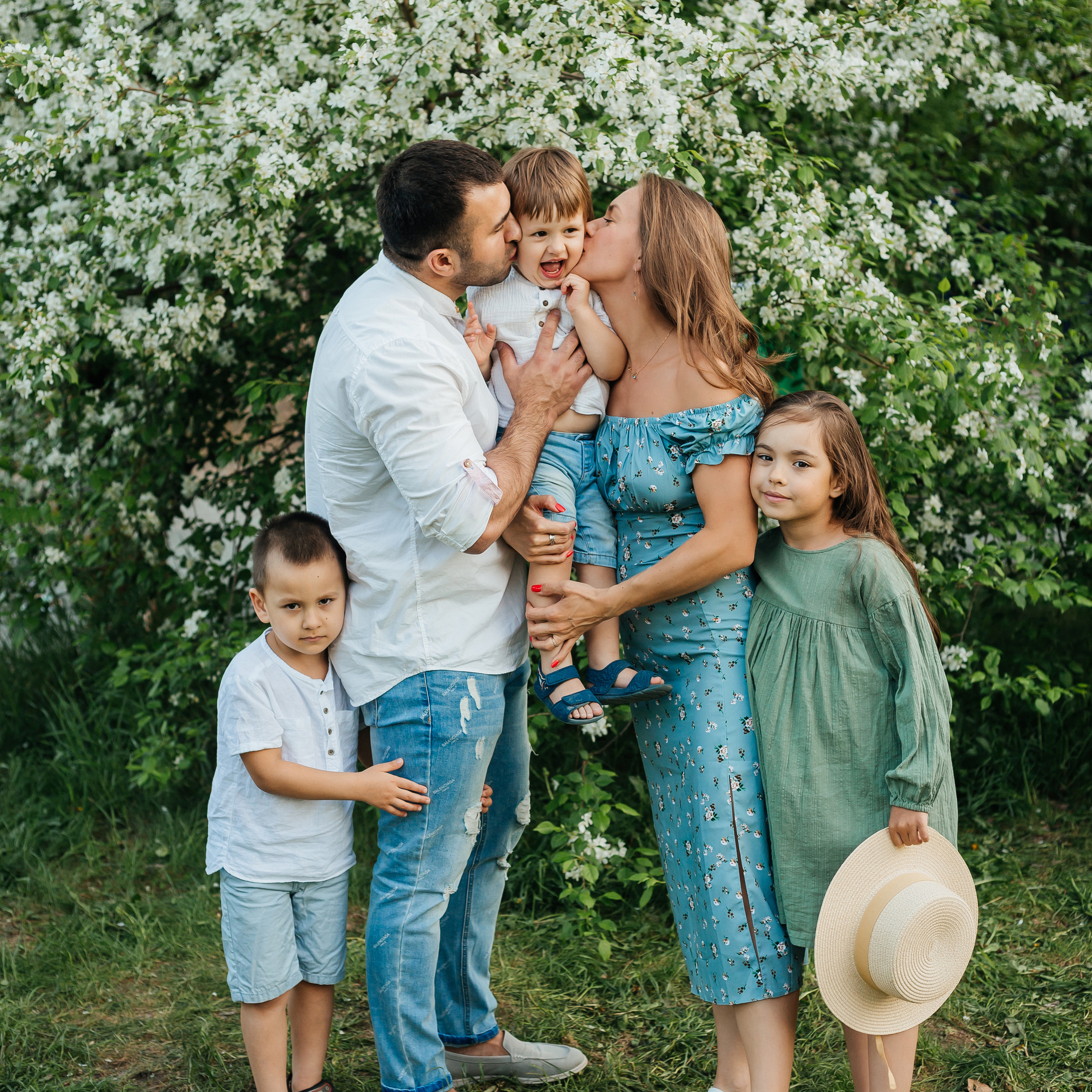 Семейная фотосессия в цветении
