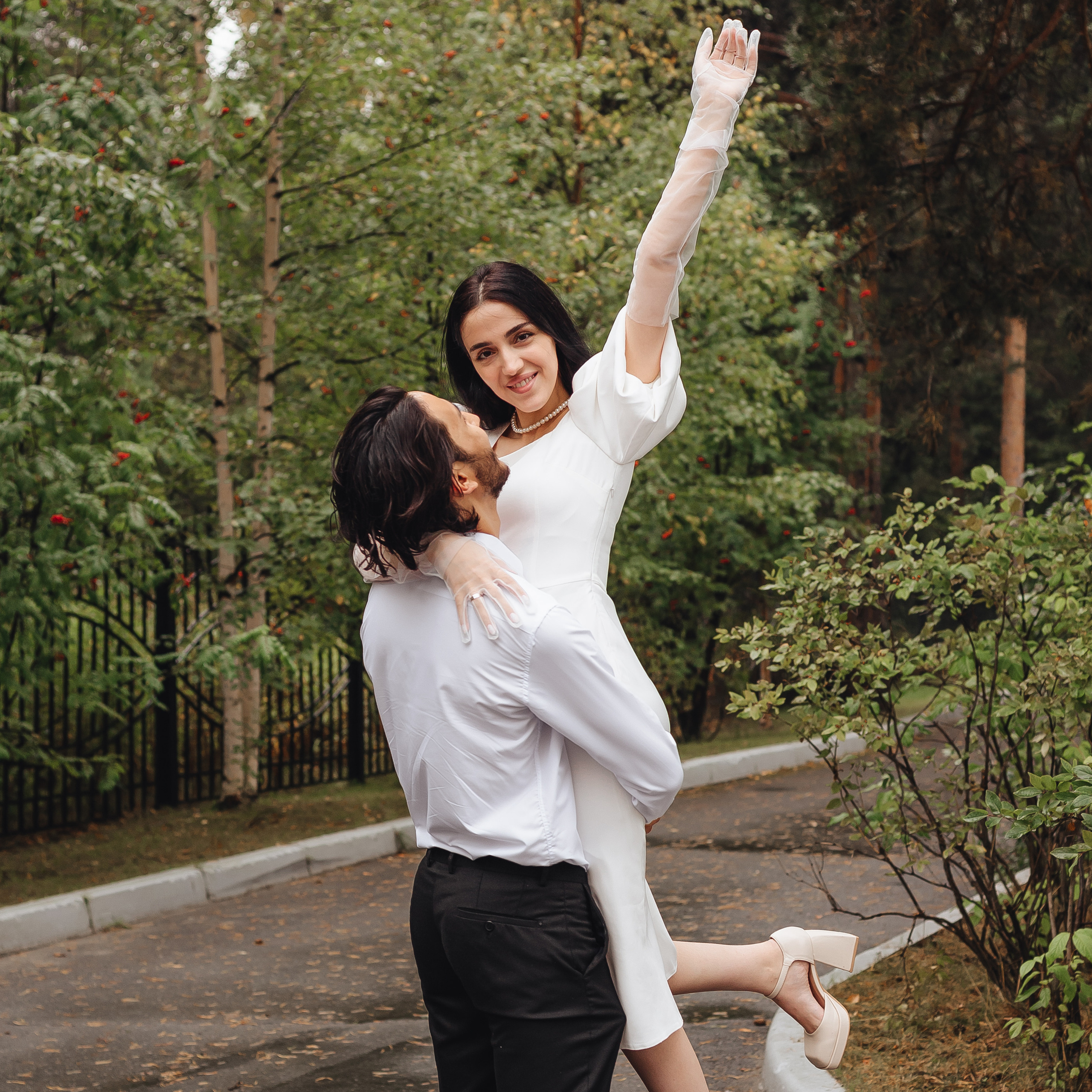 Шерзод и Хуршеда. Неторжественная роспись и прогулка