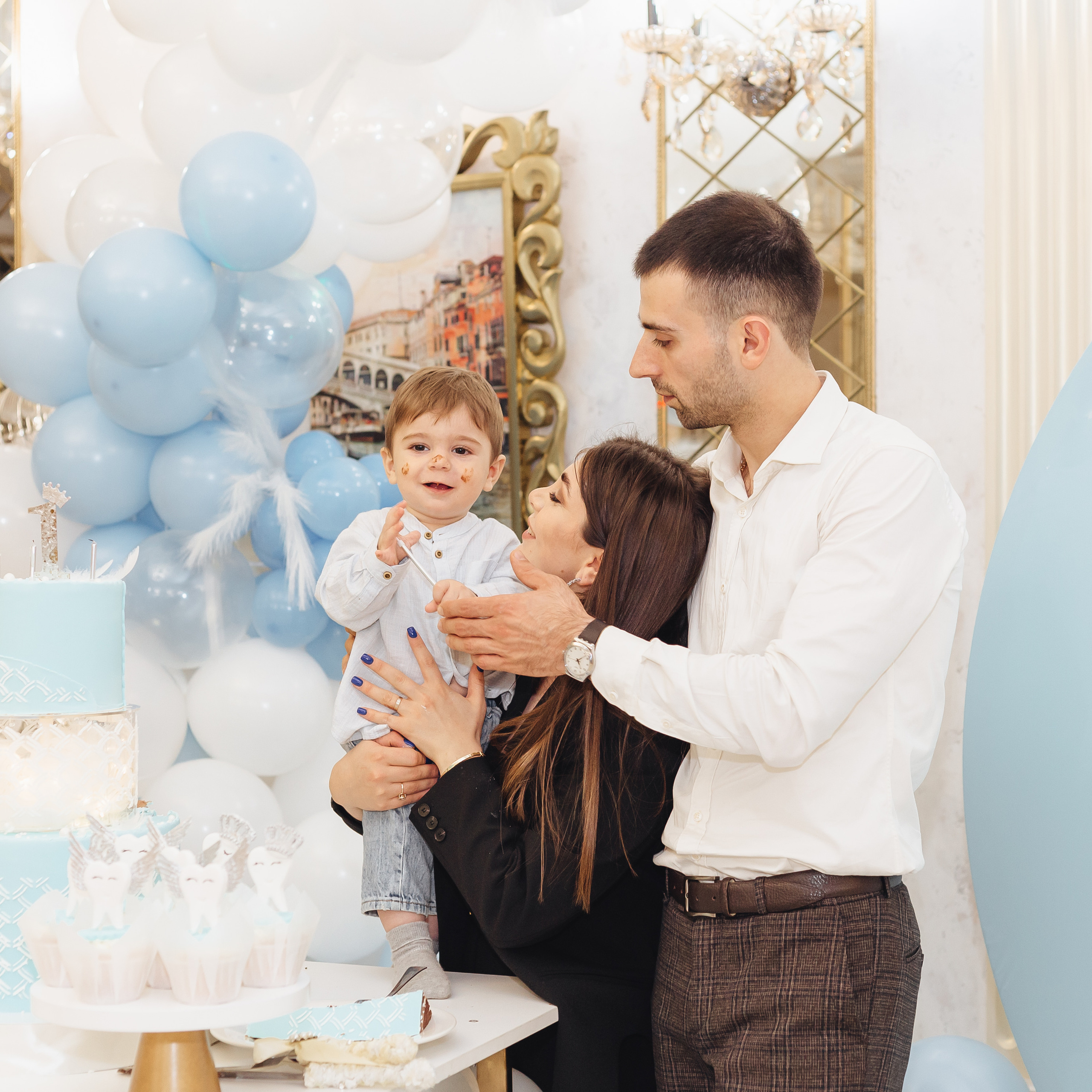 Годик и первый зубик