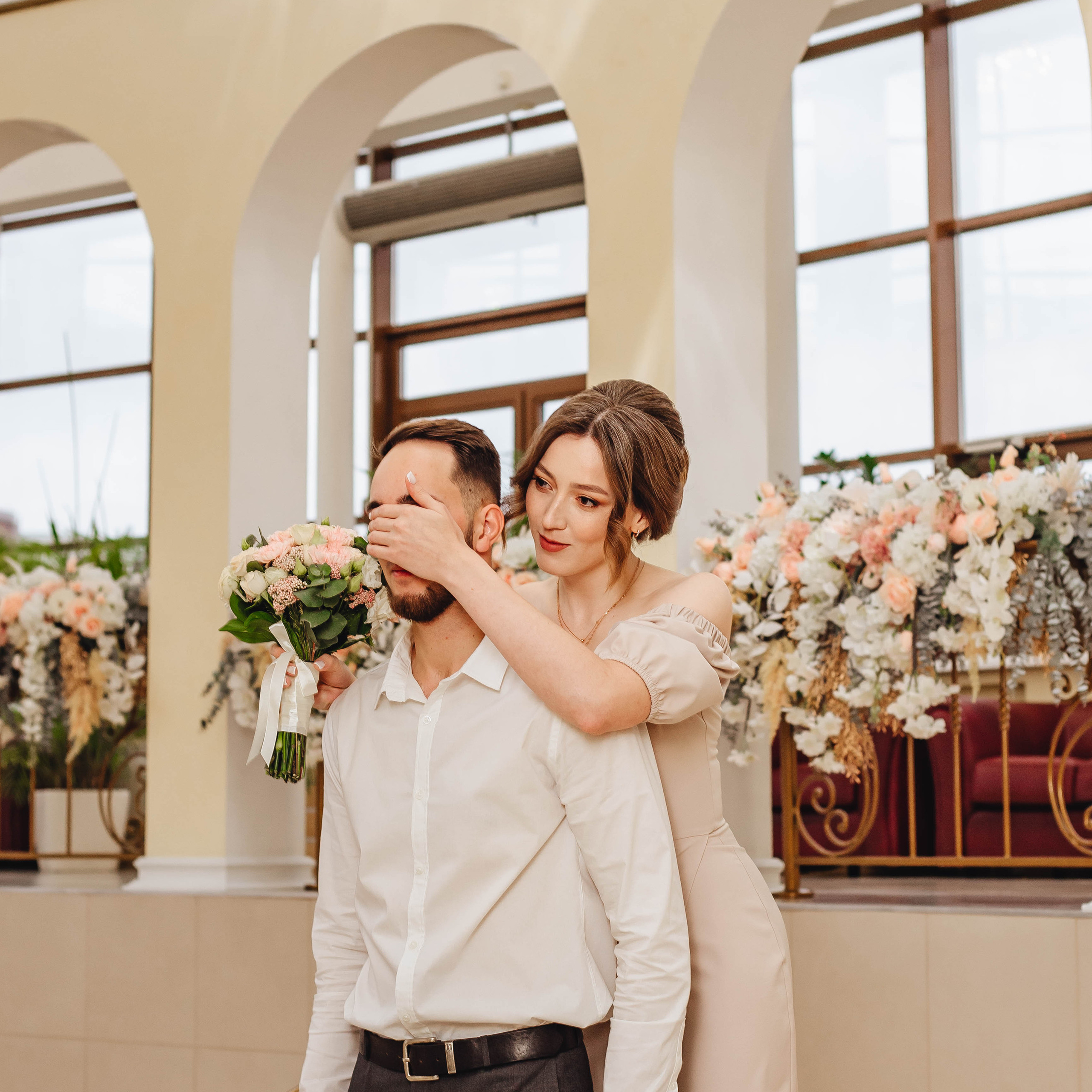 Дима и Адель. Неторжественная роспись и прогулка