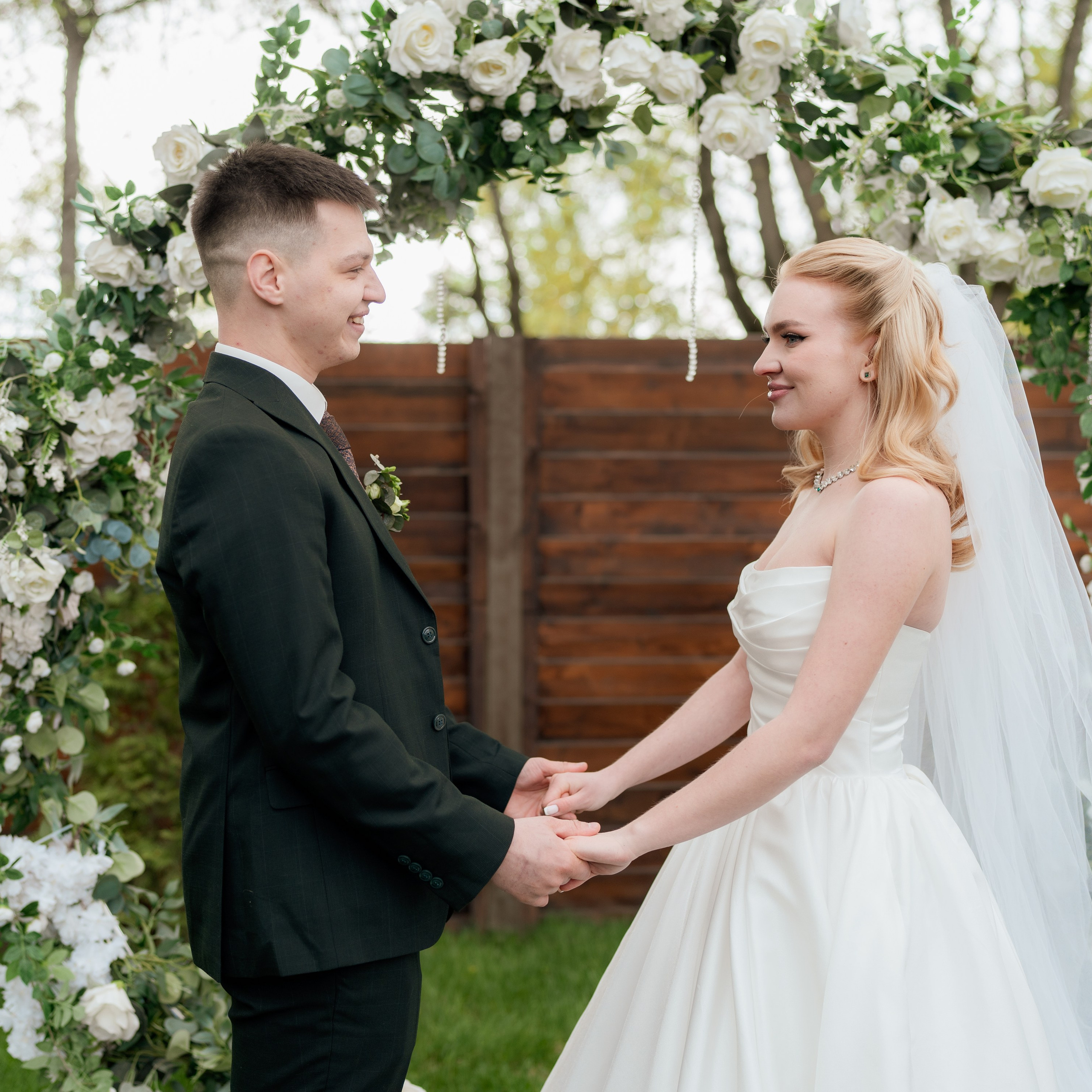 Алиса и Влад. Полный свадебный день (утро, усадьба, прогулка, выездная регистрация, банкет). Дата съемки 26.04.2025