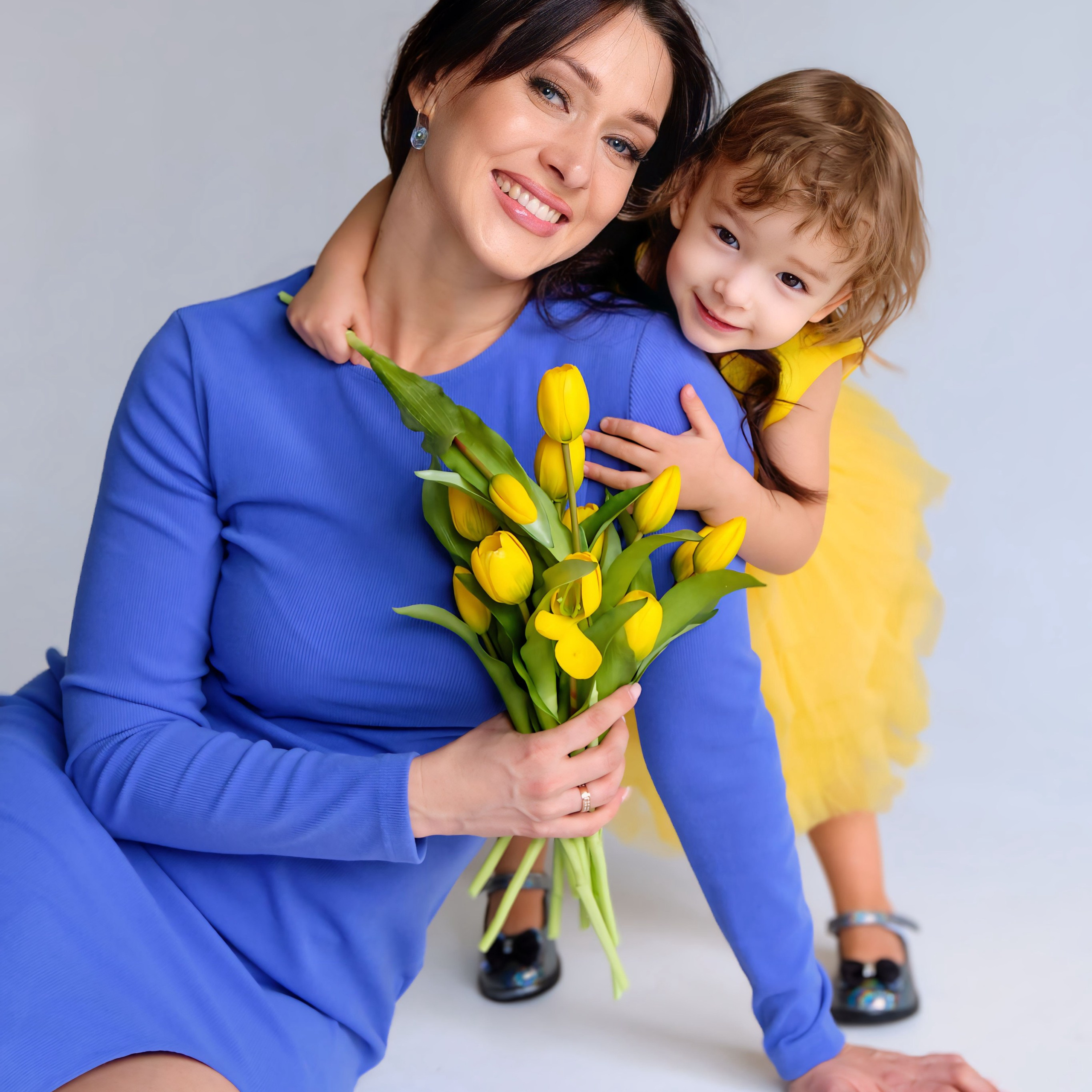 Наталья с дочкой. Весна