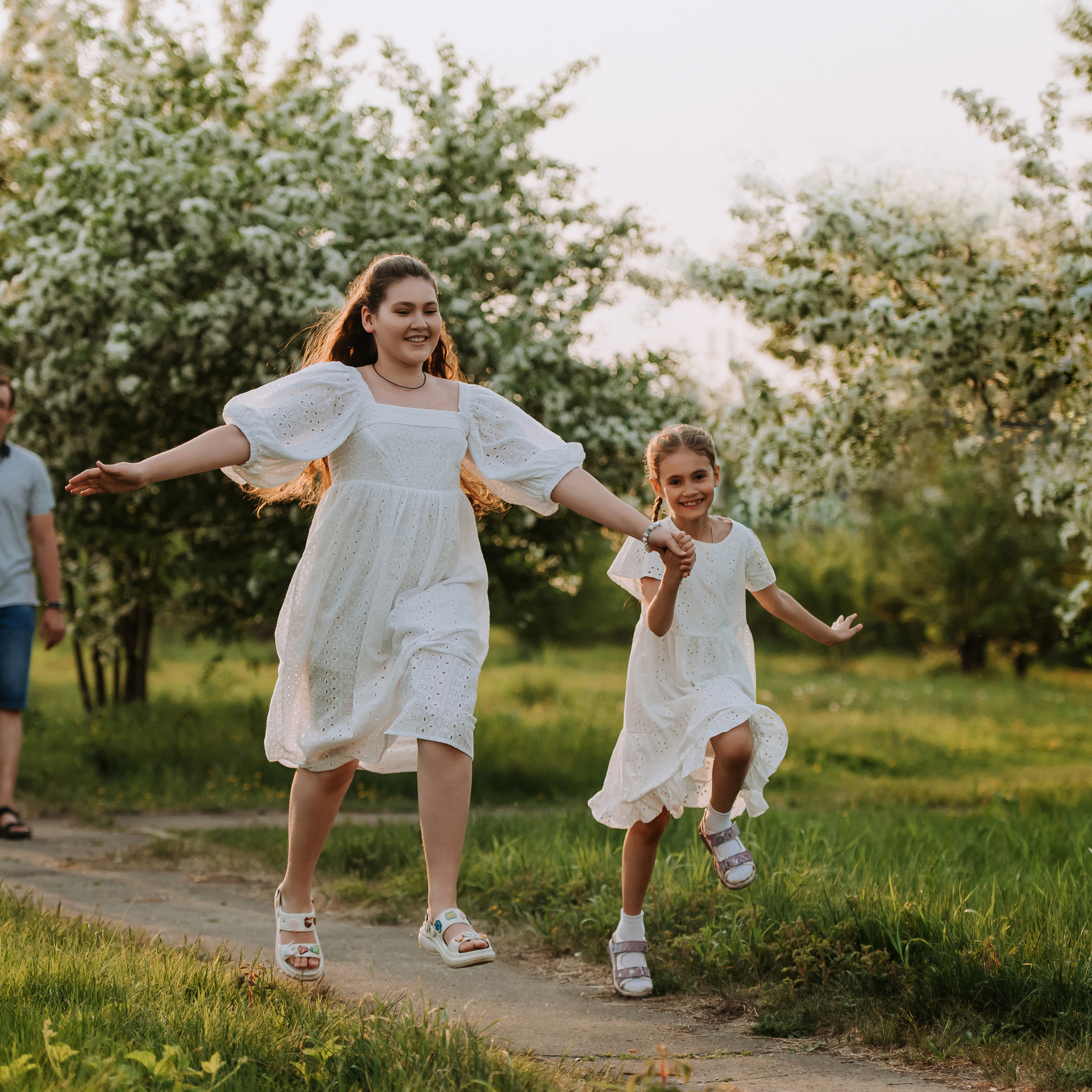 Цветение яблони семья Селезневых