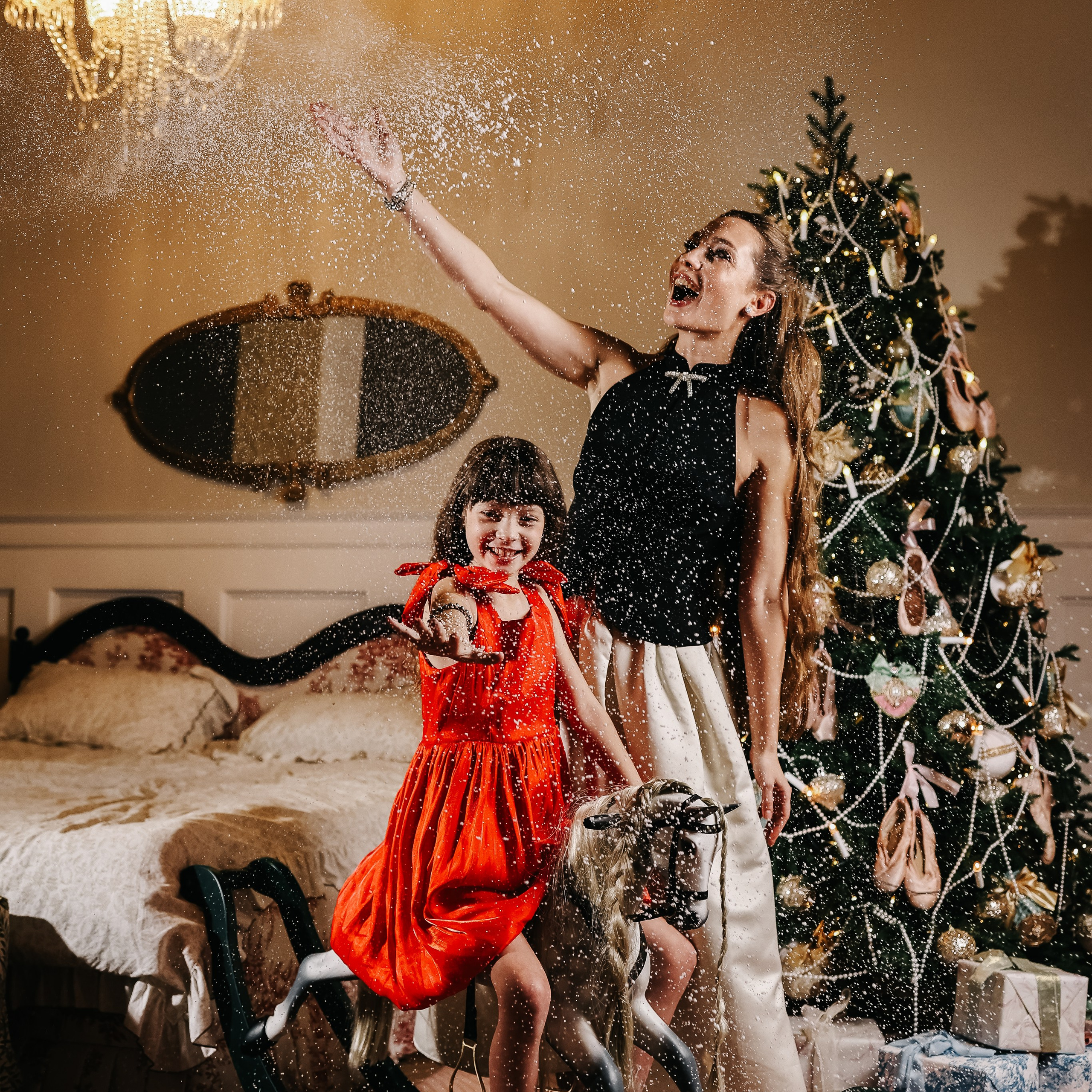 Новогодняя история Людмилы и Полины