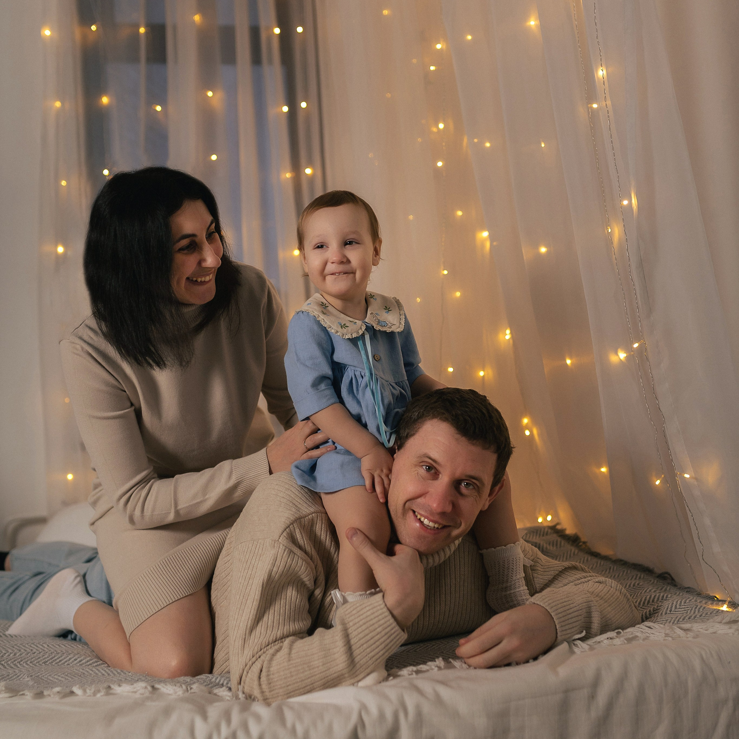 Новогодняя семейная съемка в The one фотостудии (Железнодорожный)