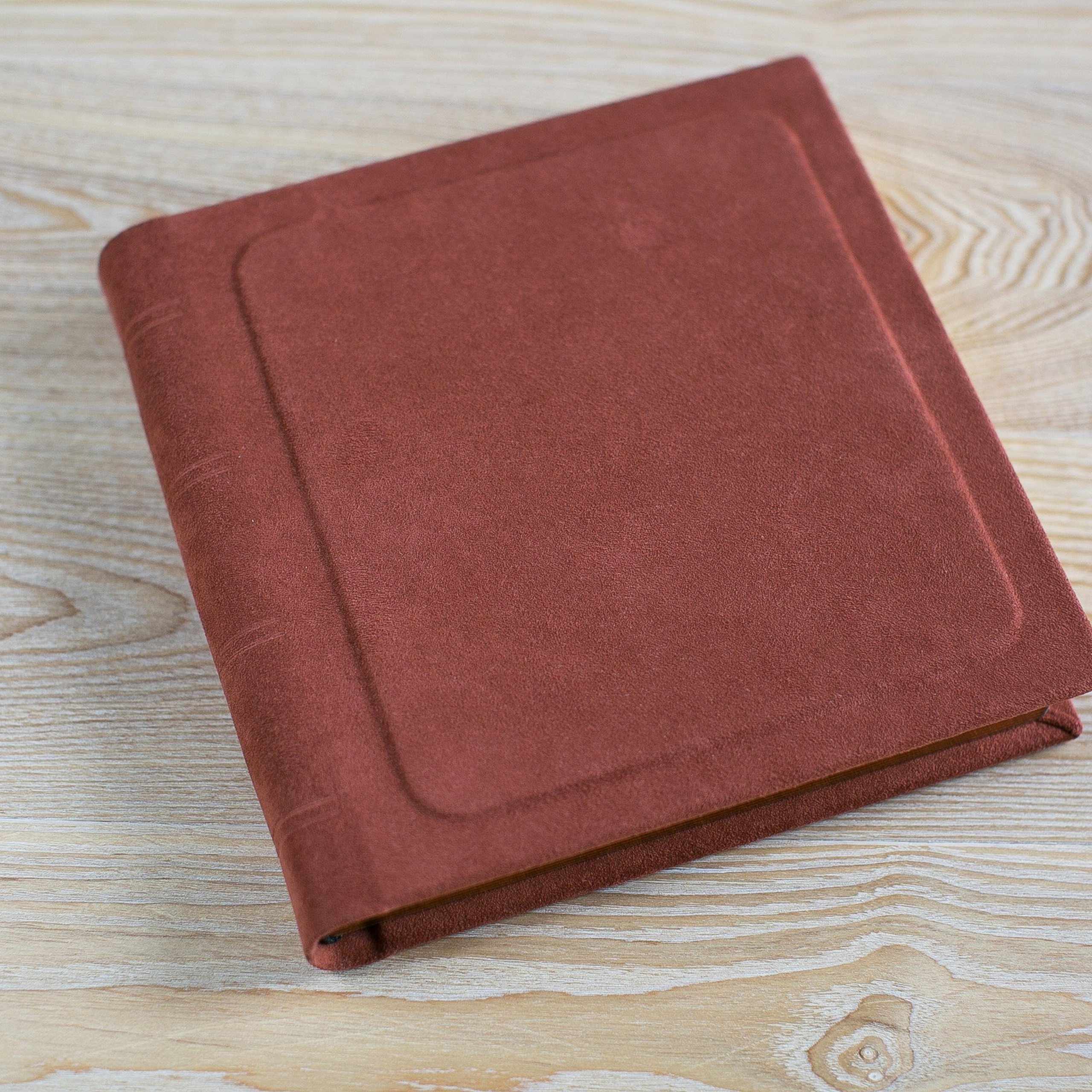 Дорогие, качественные фотокниги из кожи и алькантаре на заказ. Семейный и свадебный фотограф в Санкт-Петербурге Таша Семёнова