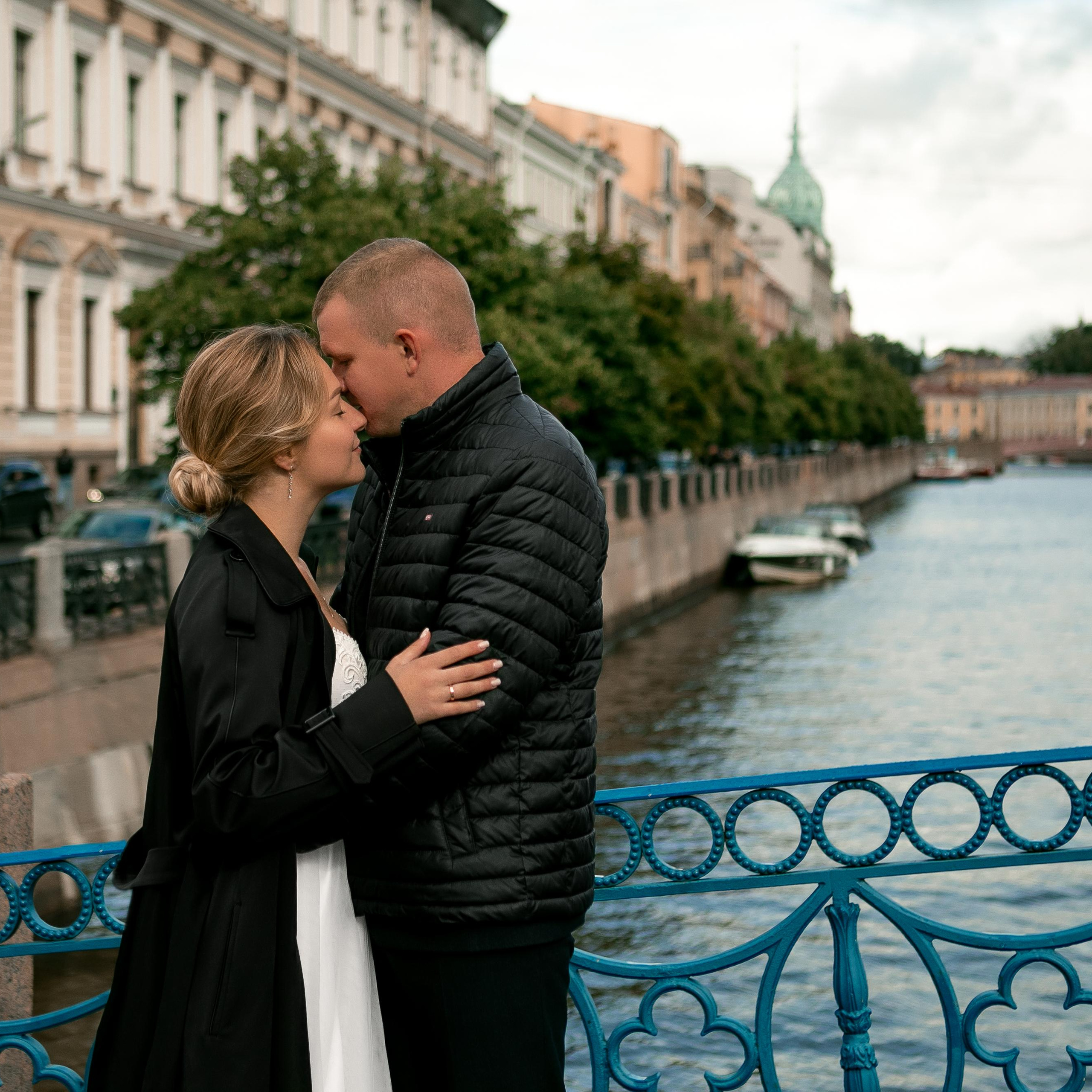 Свадебная осенняя фотосессия у Исаакия. Семейный и свадебный фотограф в Санкт-Петербурге Таша Семёнова
