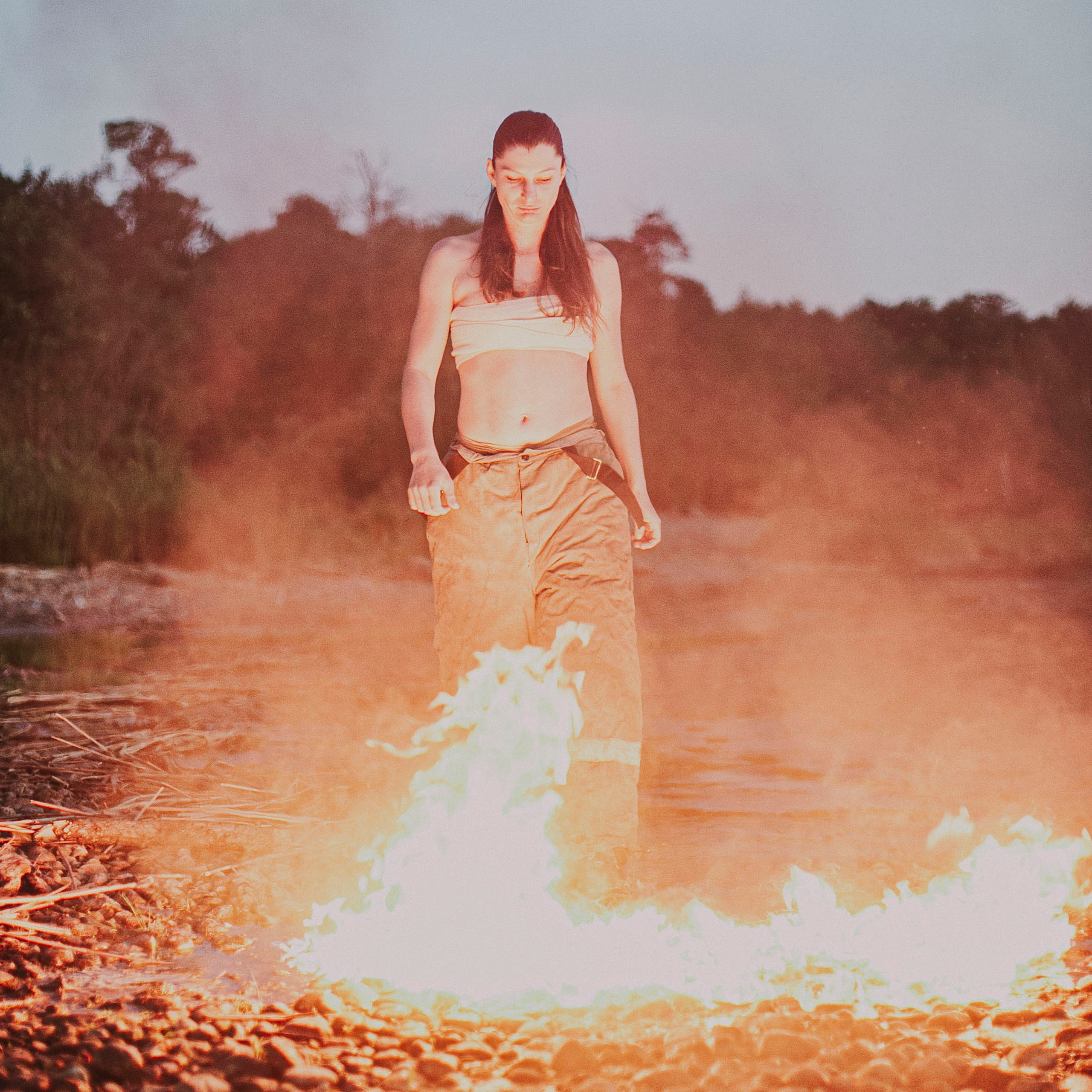 Художественная фотосессия с открытым огнем на пляже, портретный фотограф Ирина Подборская, Санкт-Петербург