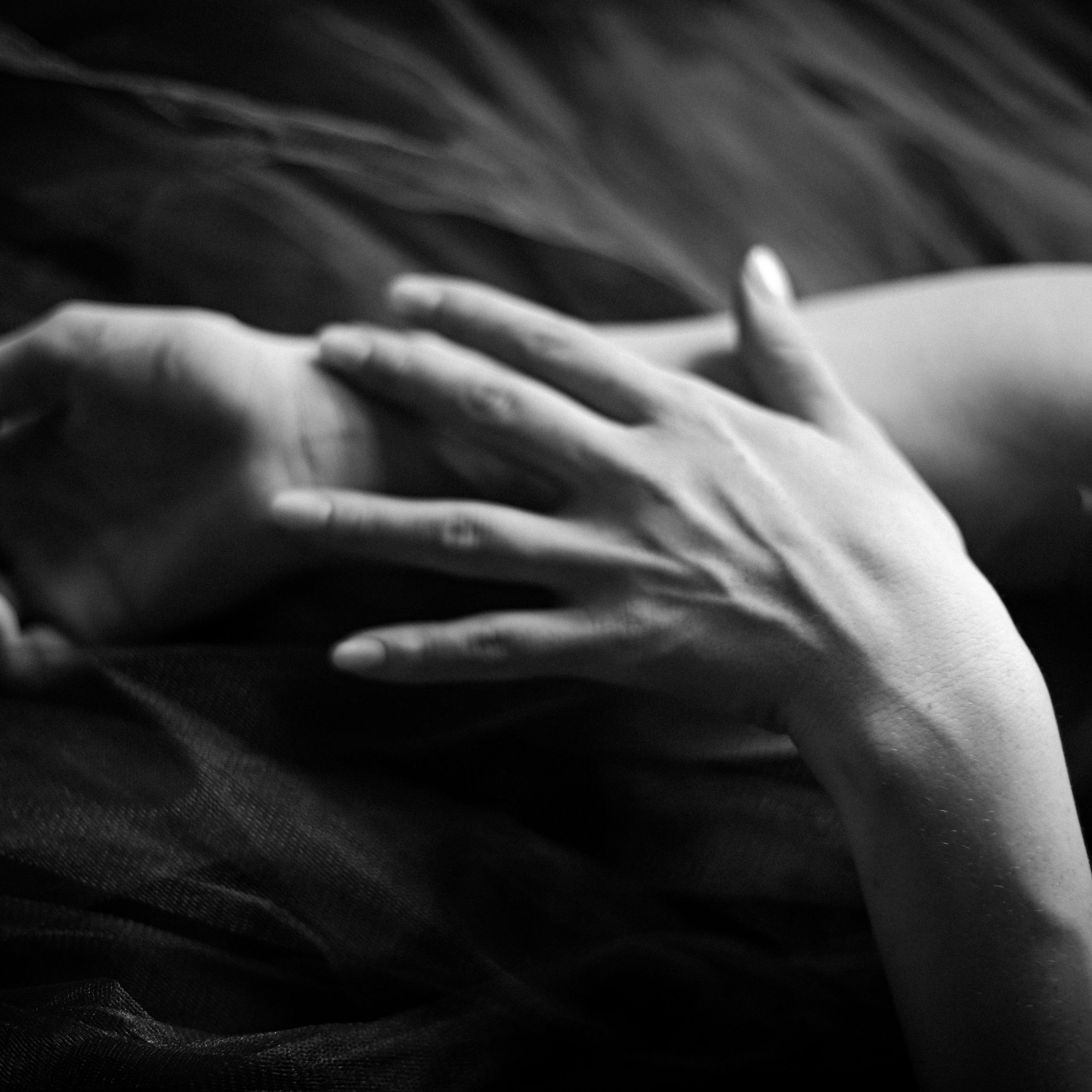 Танец рук Лизы. Эротический фотограф Ирина Подборская (18+)