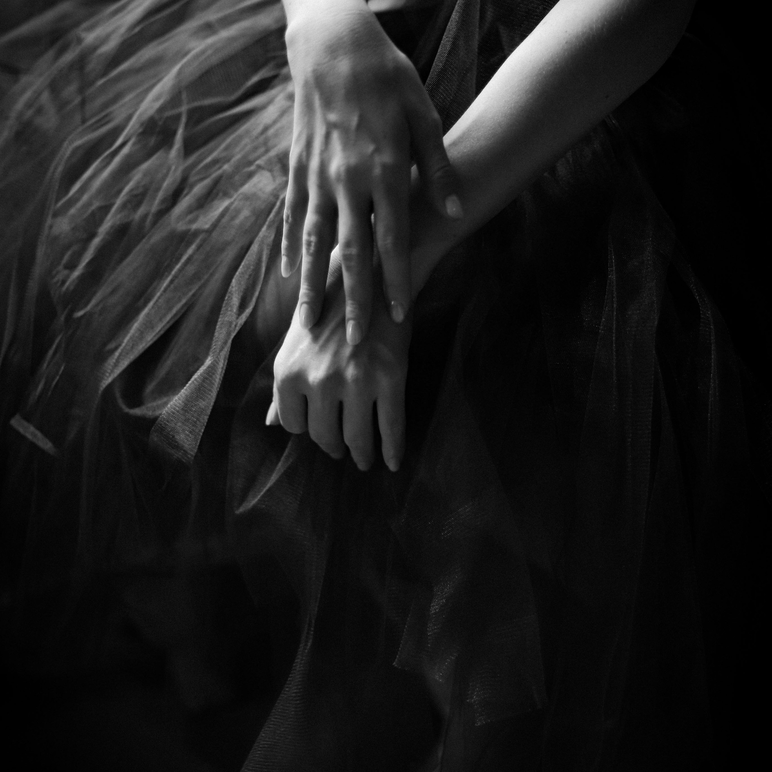 Танец рук Лизы. Эротический фотограф Ирина Подборская (18+)