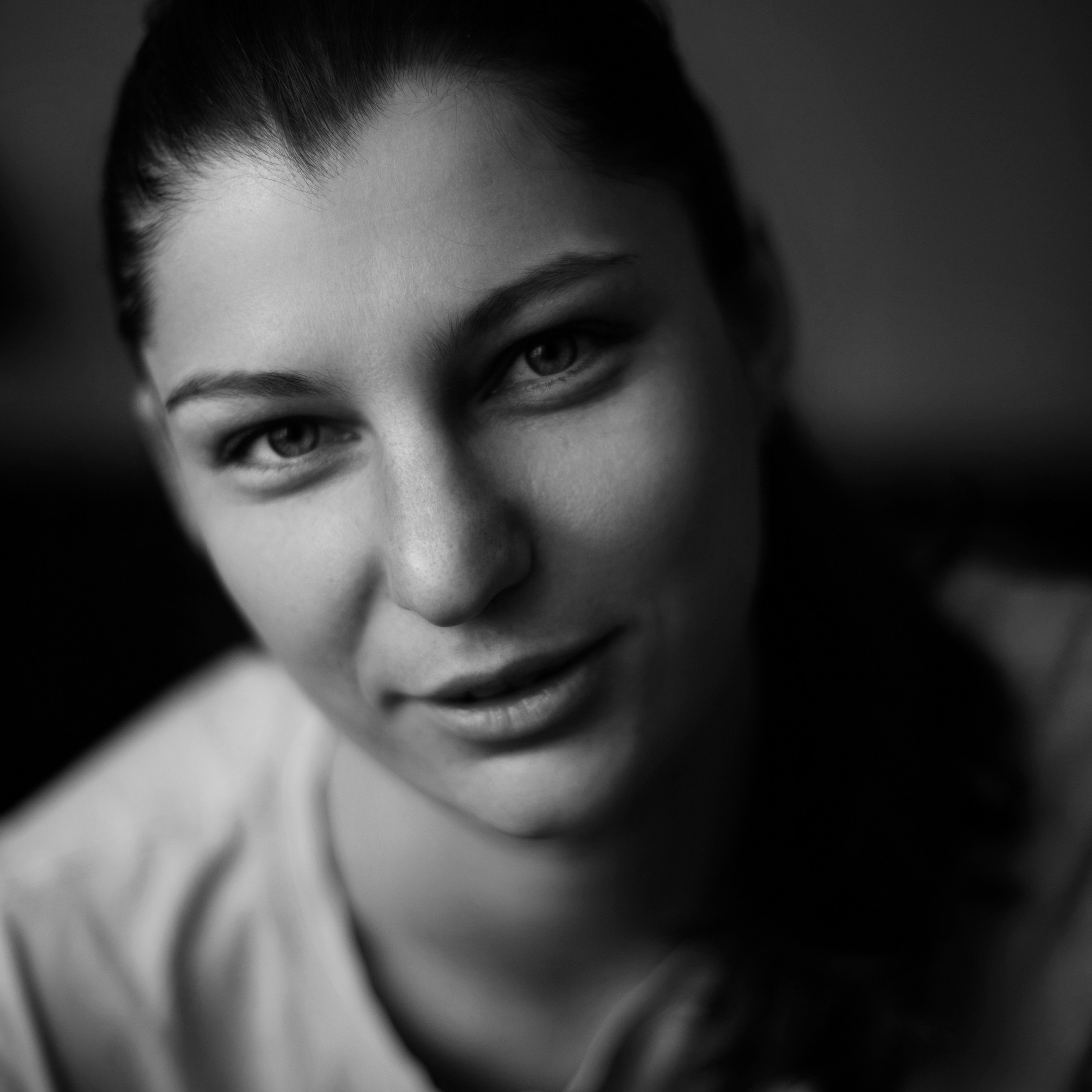 Черно-белый портрет женщины, творческая фотосессия, портретный фотограф Ирина Подборская, Санкт-Петербург