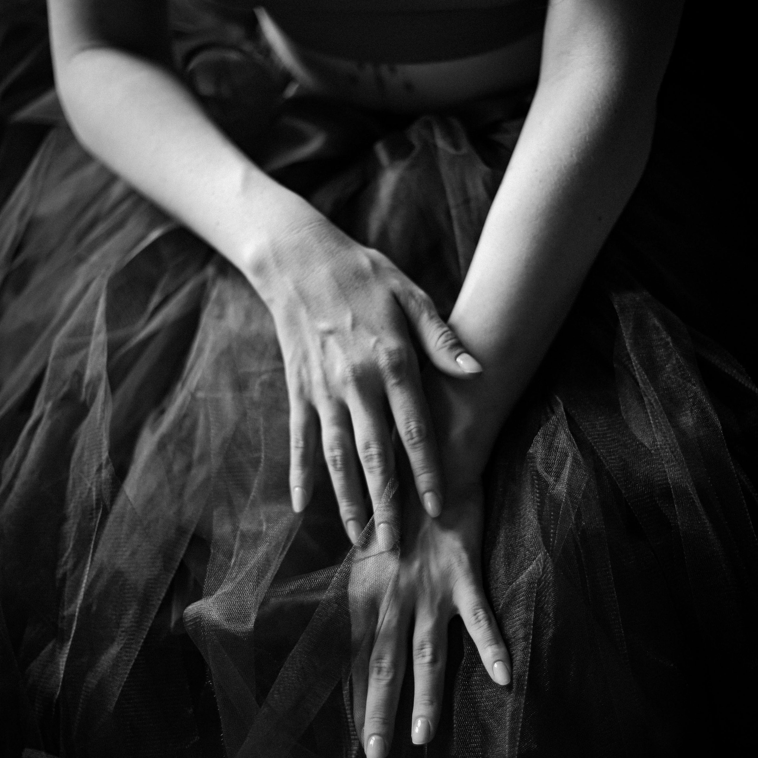 Танец рук Лизы. Эротический фотограф Ирина Подборская (18+)