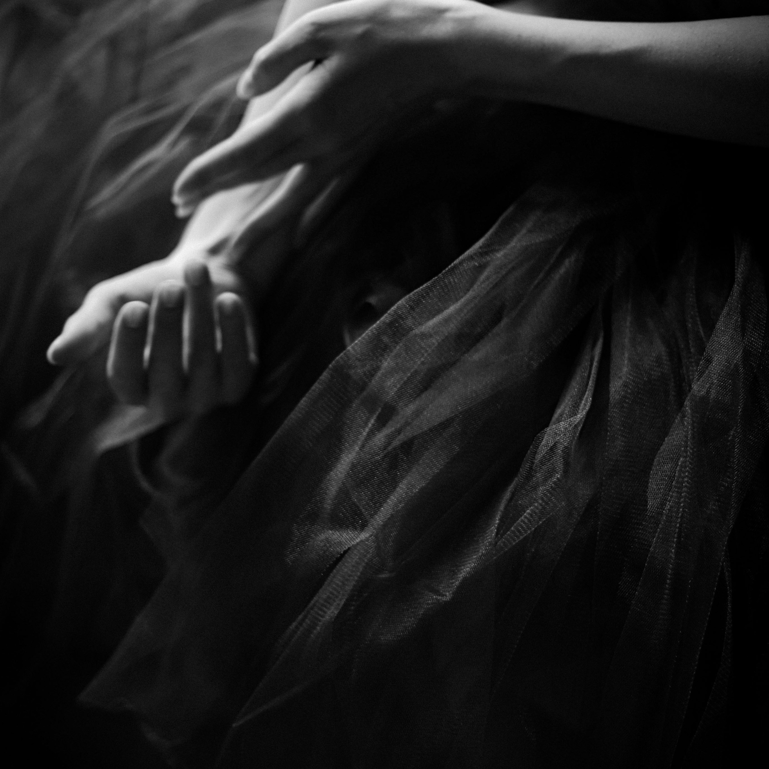 Танец рук Лизы. Эротический фотограф Ирина Подборская (18+)