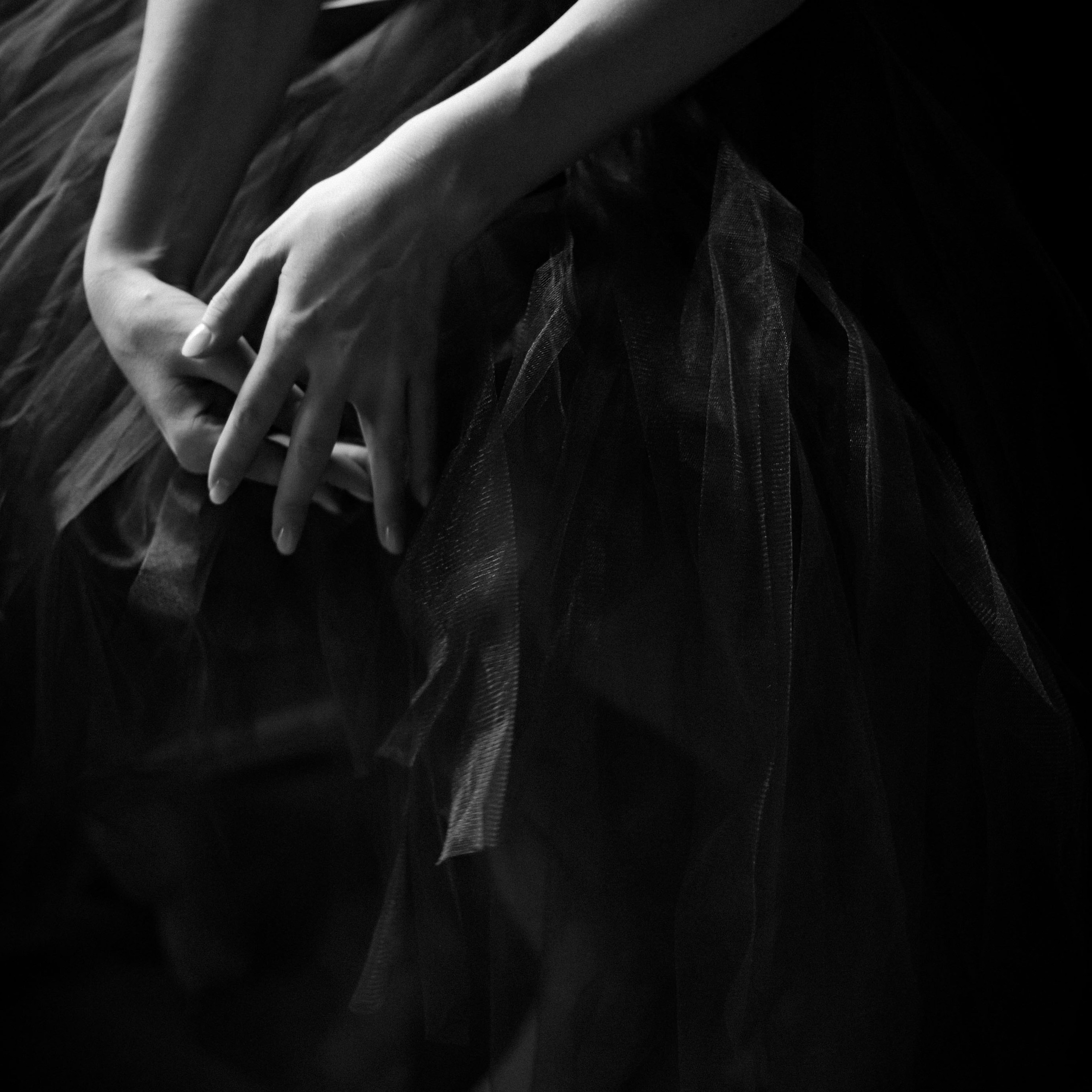 Танец рук Лизы. Эротический фотограф Ирина Подборская (18+)