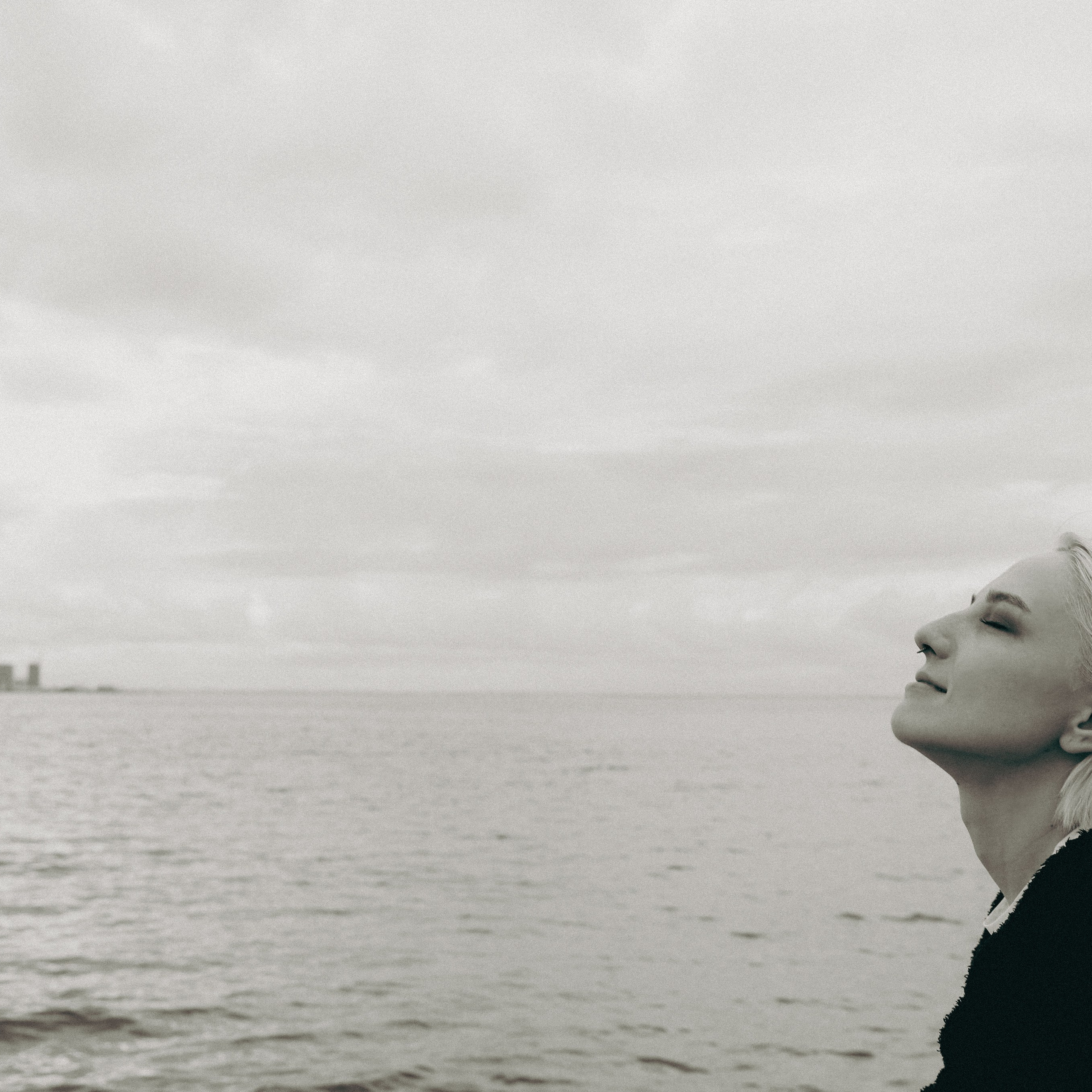 Таня. Фотосессия на пляже осенью. Эротический фотограф Ирина Подборская (18+)