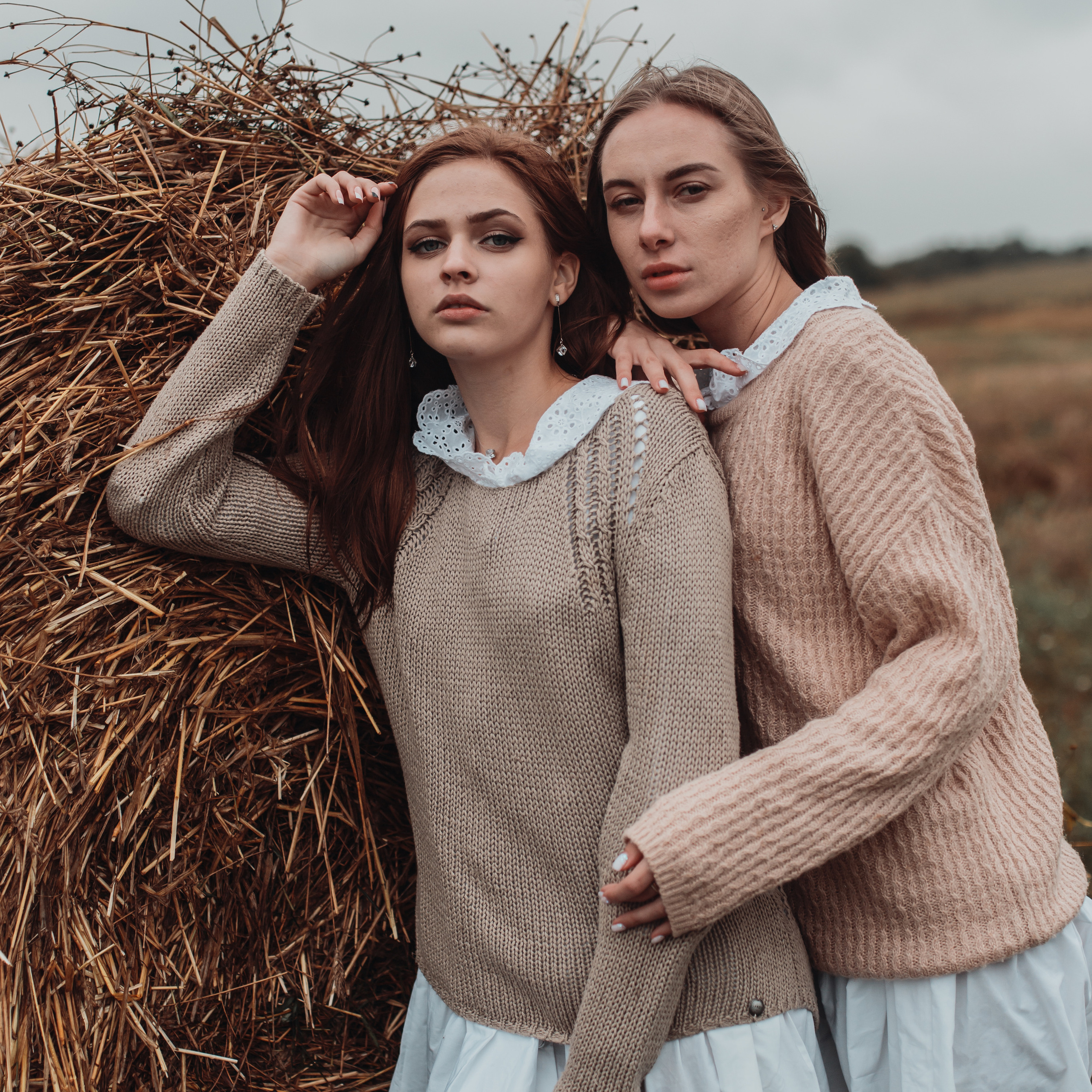 Пасмурные поля: близняшки Mirror