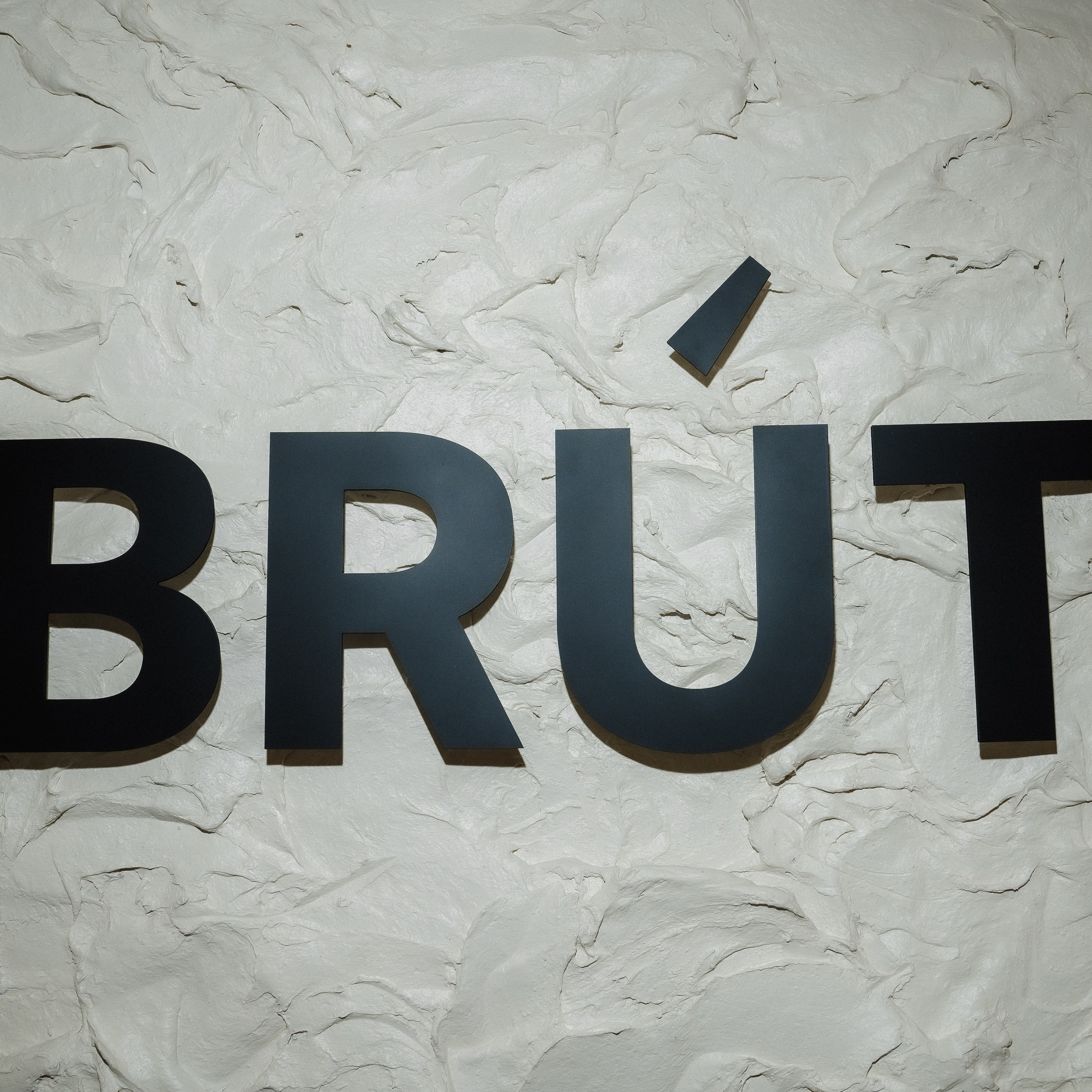 Открытие «Brut»
