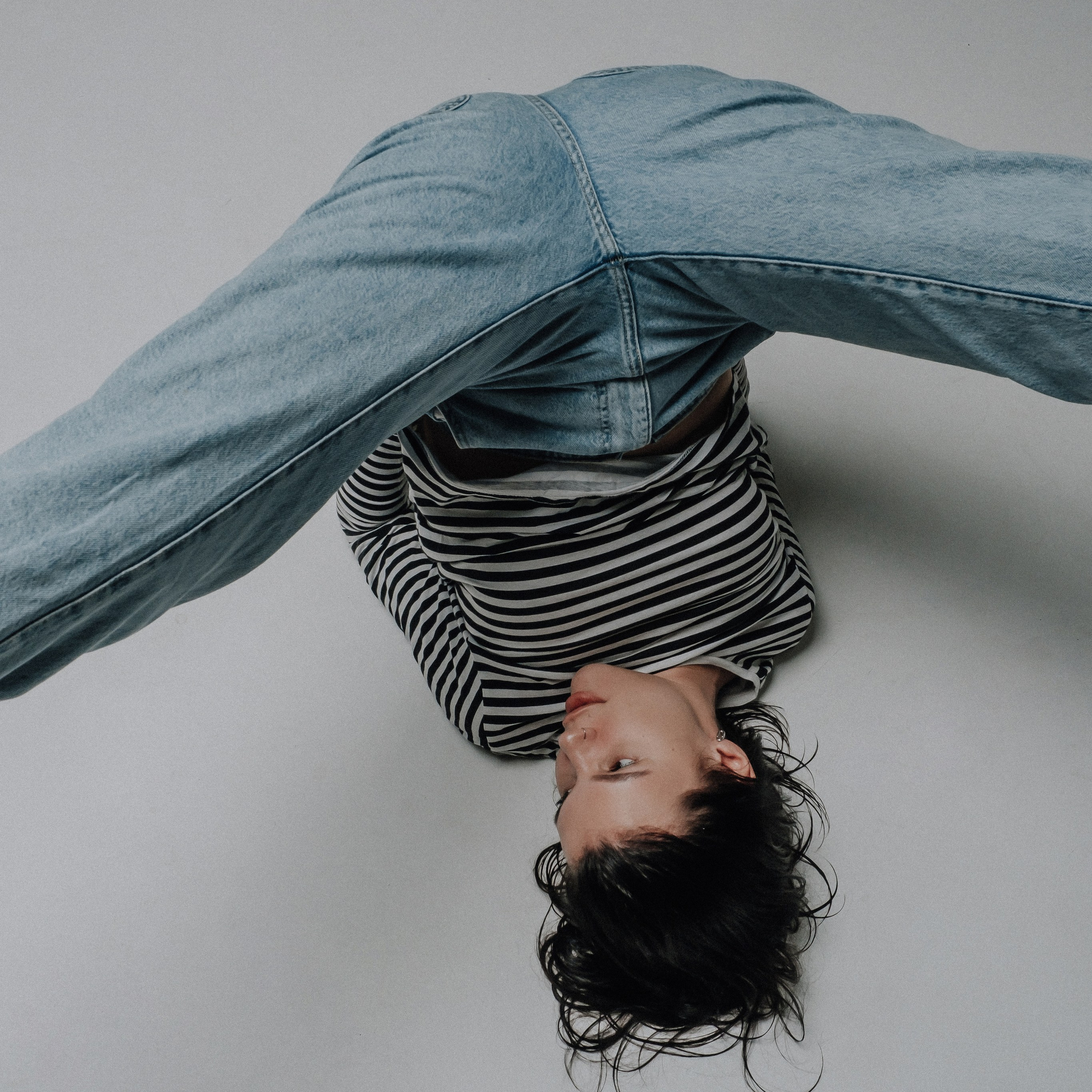 вне шаблонов.