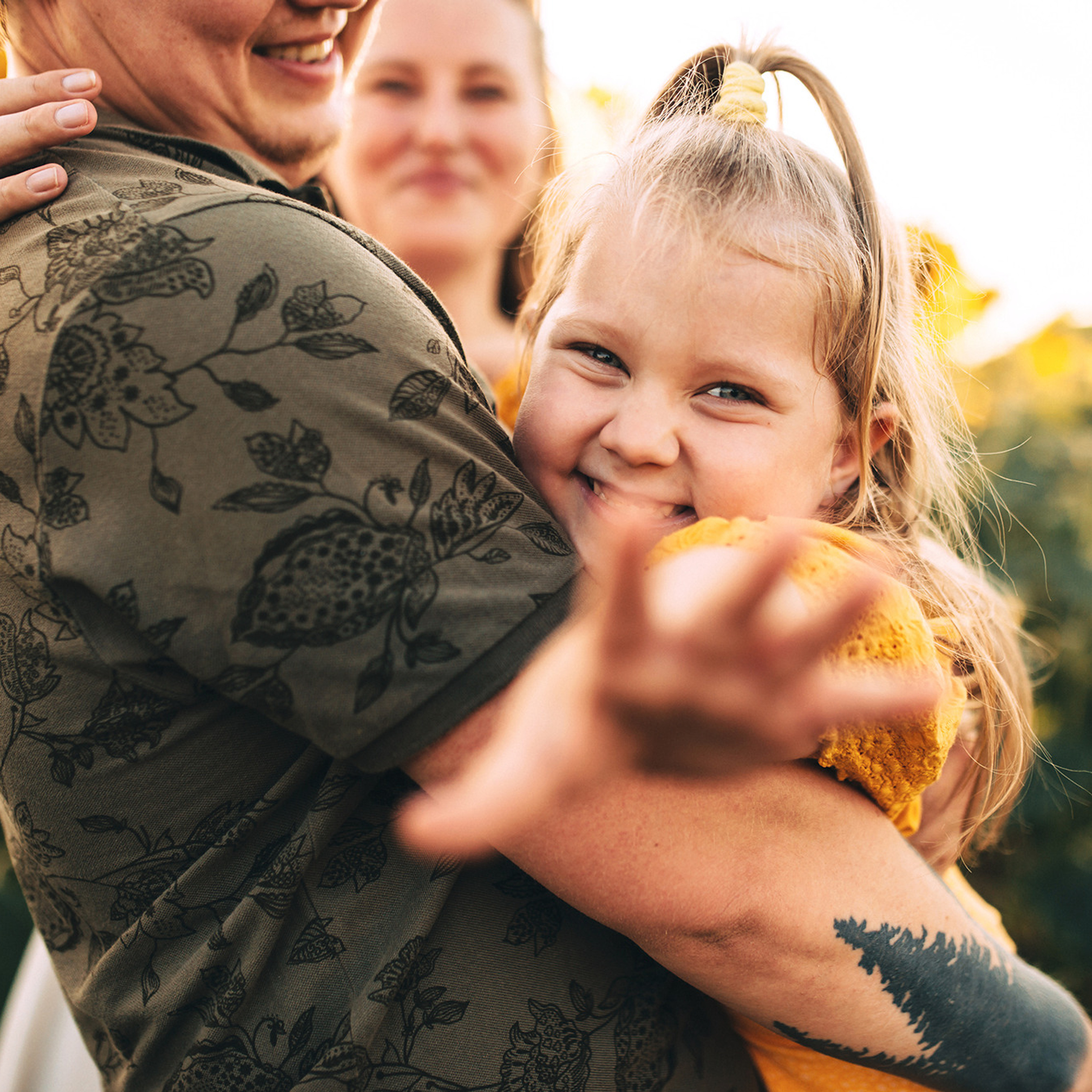 Гриб, круассан и дубовый листочек