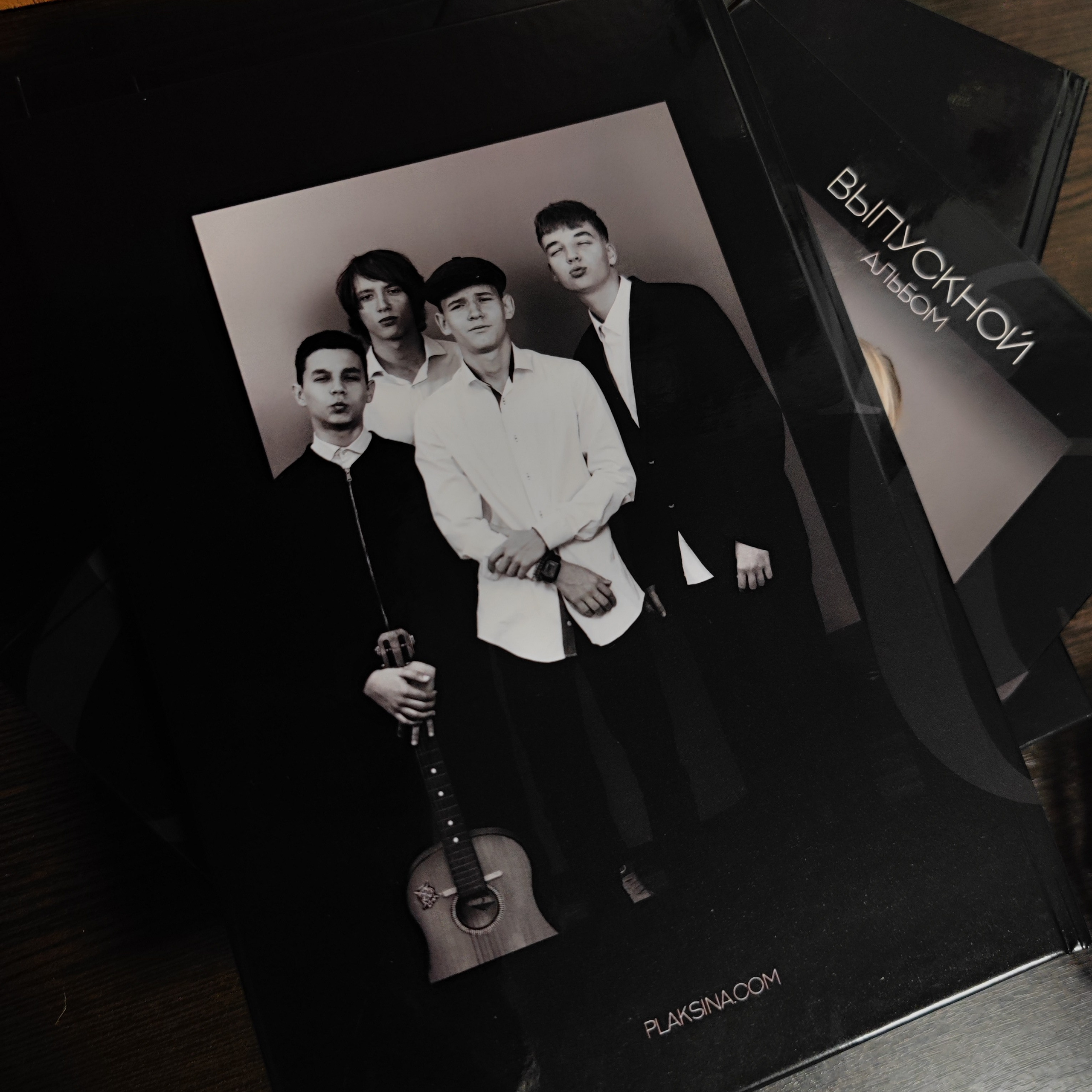 Альбом в стилизации 80-х