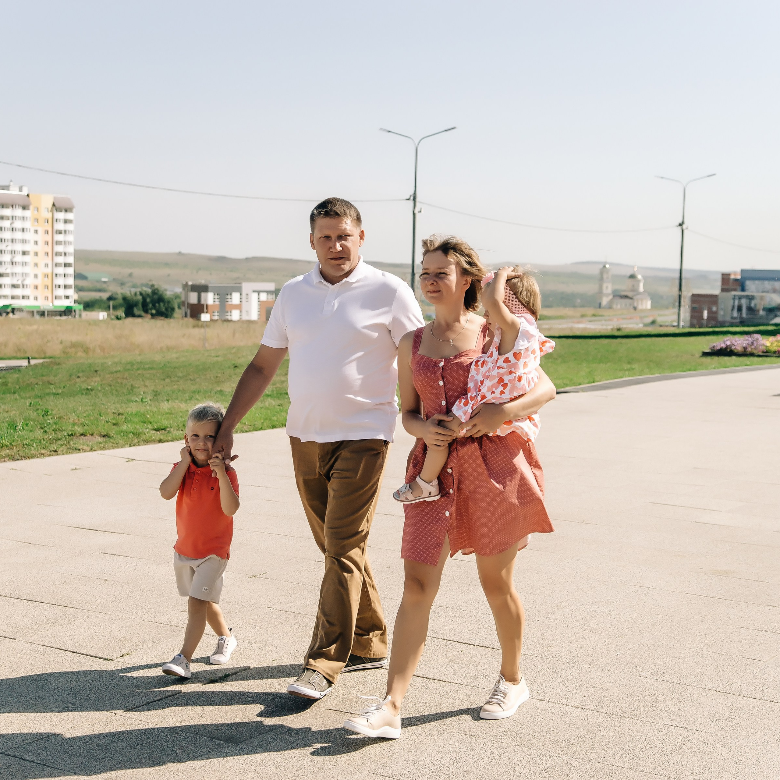 семейная городская прогулка
