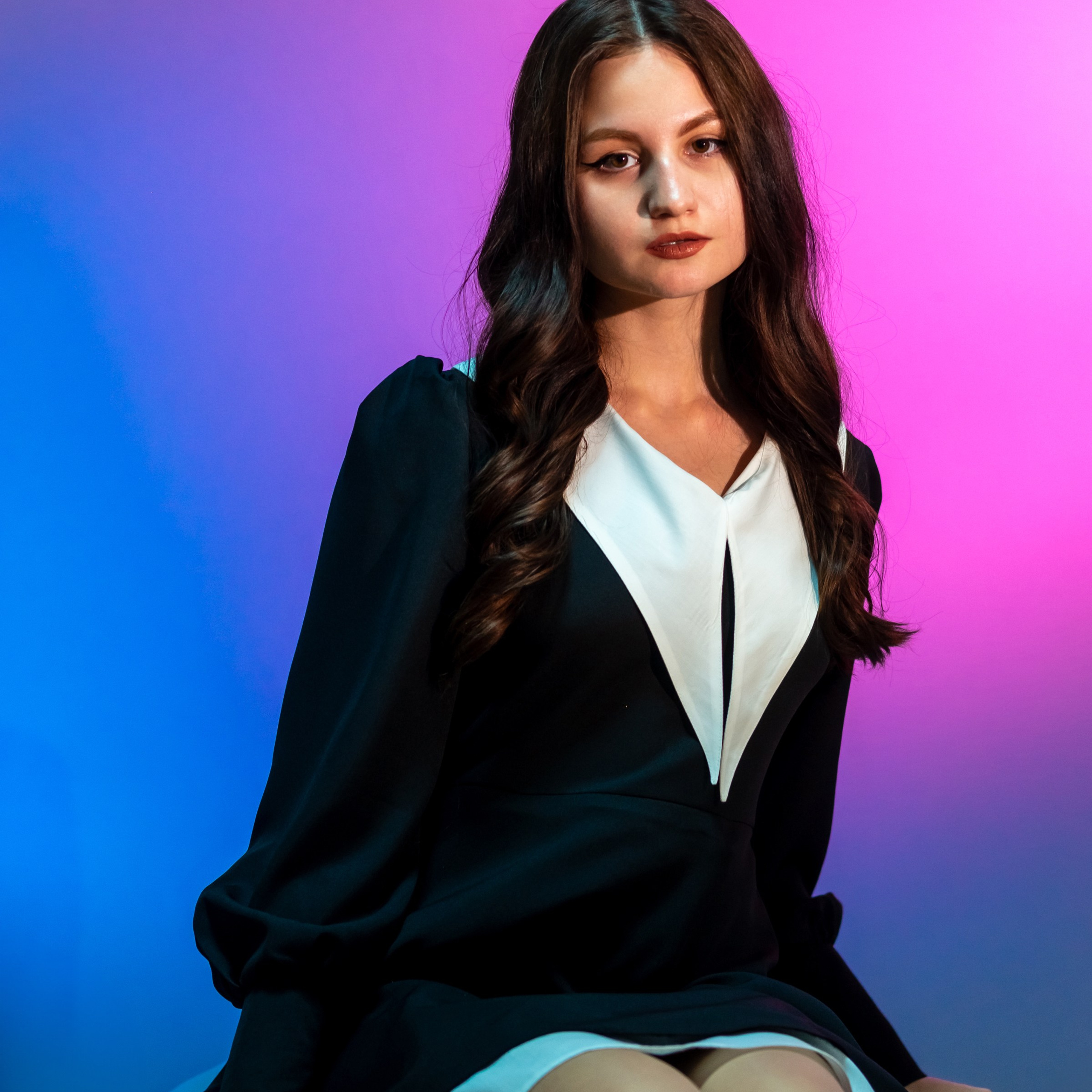 в школе, портреты с цветной подсветкой