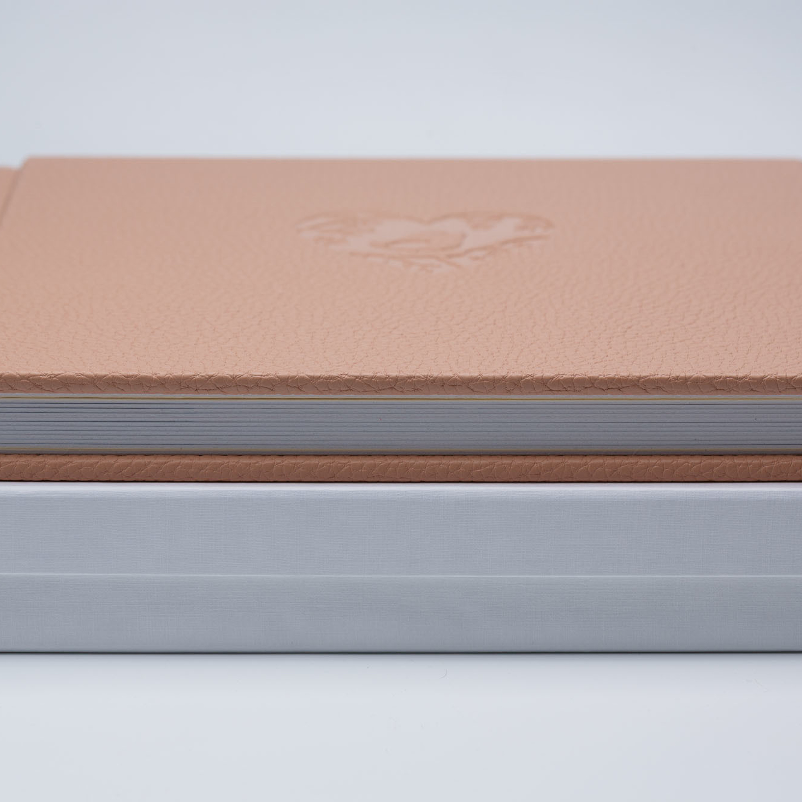 Фотокнига с тиснением. Фотограф в Москве Татьяна Байкова