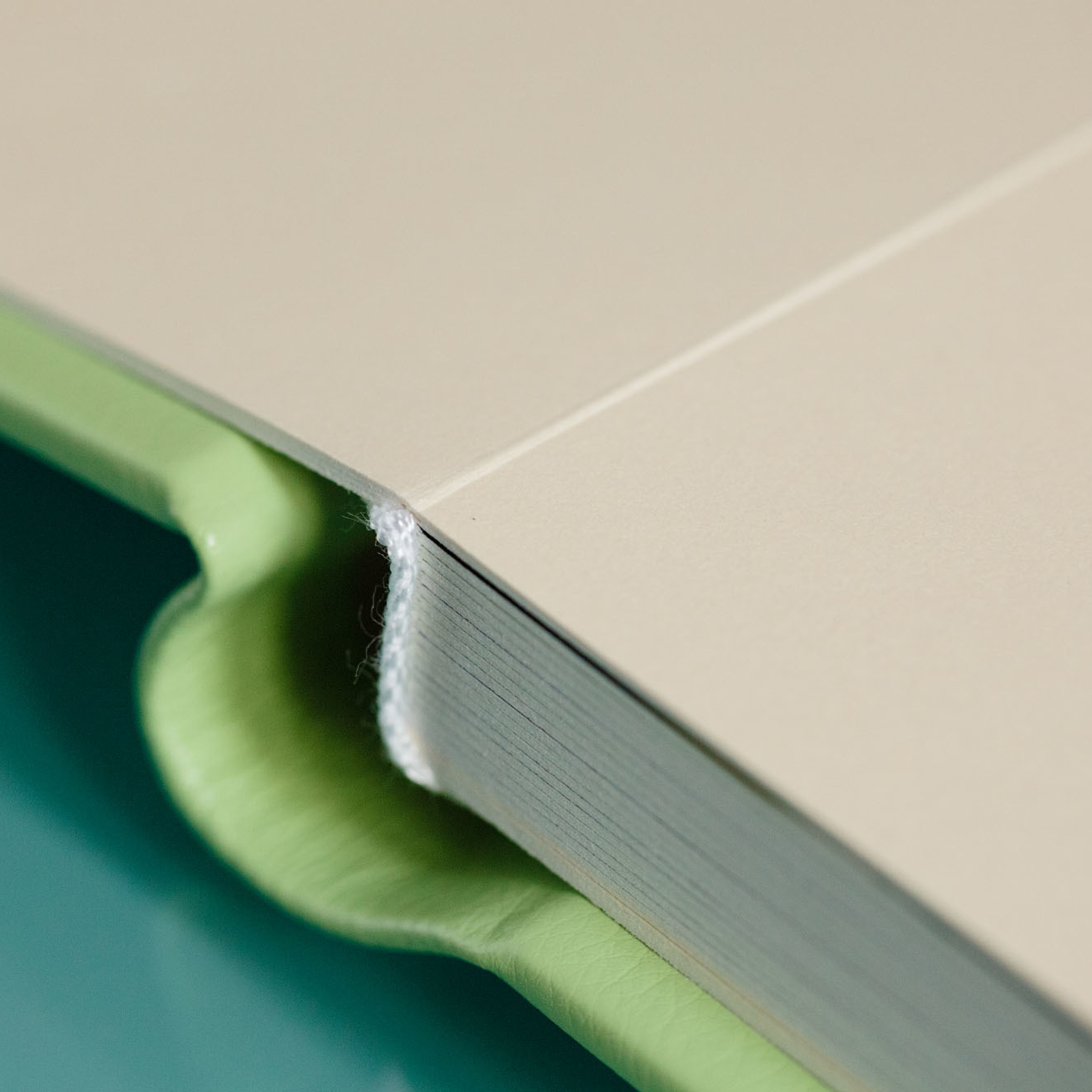 Фотокнига с тиснением на корешке. Фотограф в Москве Татьяна Байкова