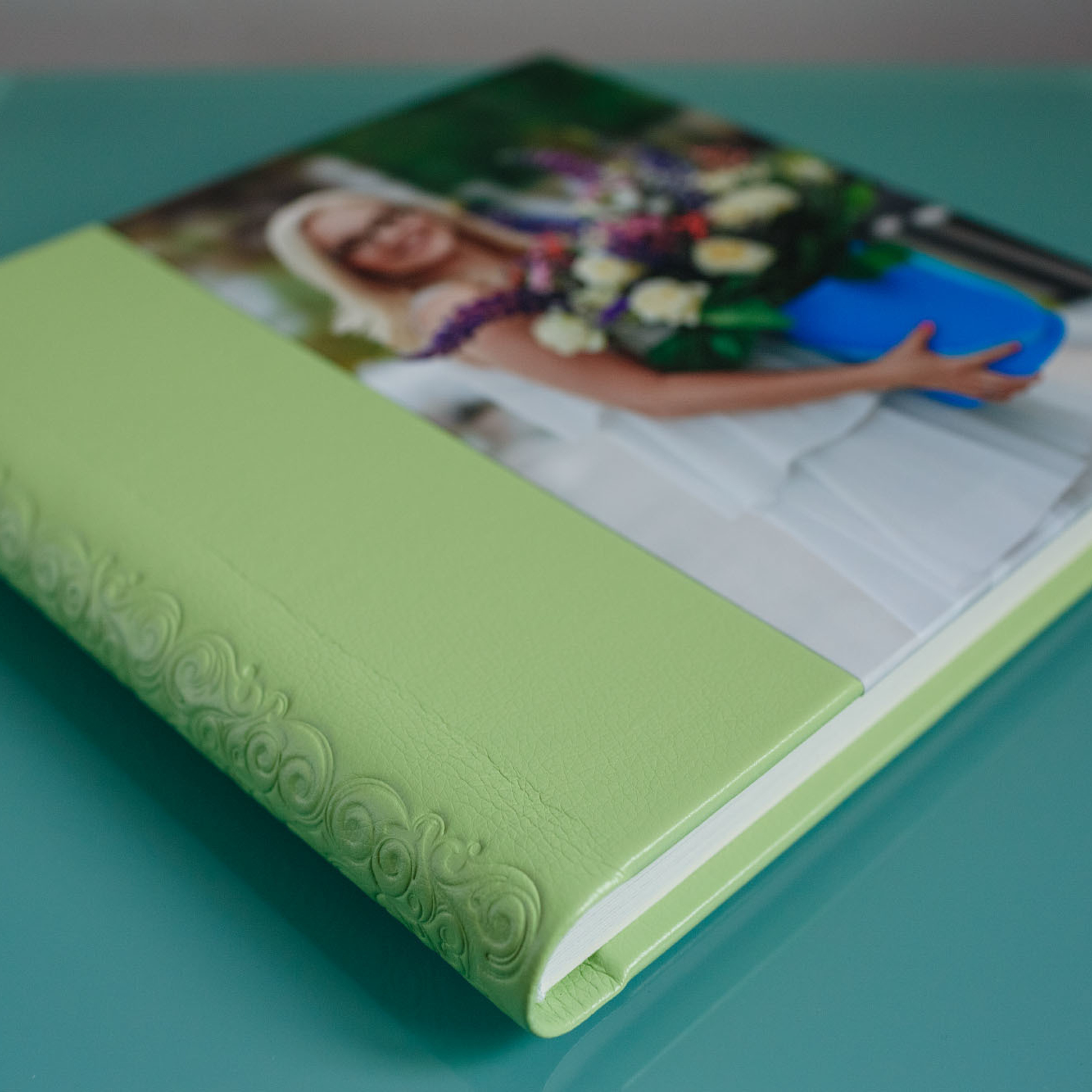 Фотокнига с тиснением на корешке. Фотограф в Москве Татьяна Байкова