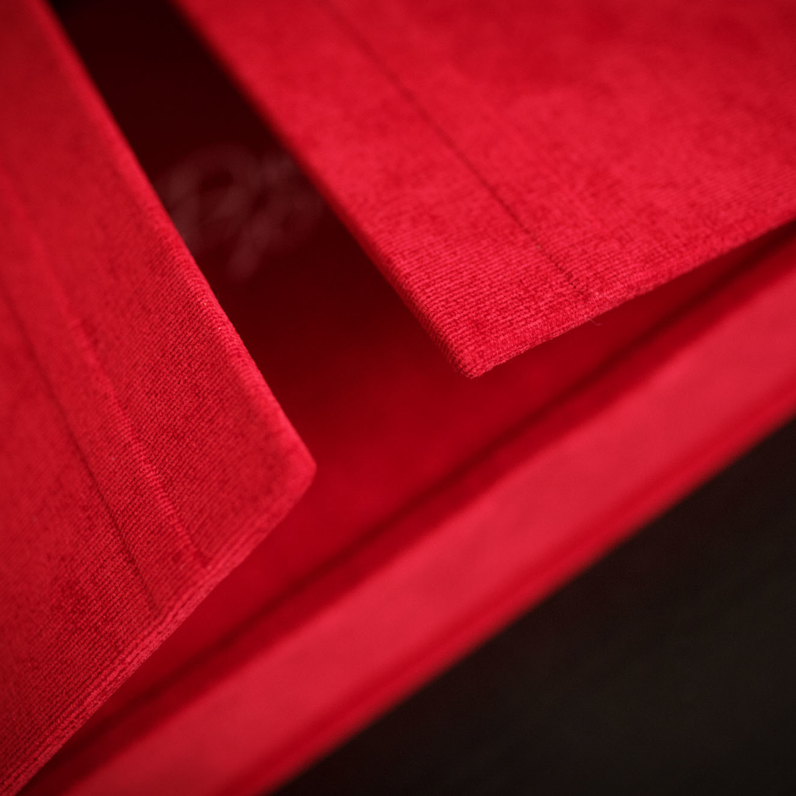 Красная фотокнига из ткани. Фотограф в Москве Татьяна Байкова