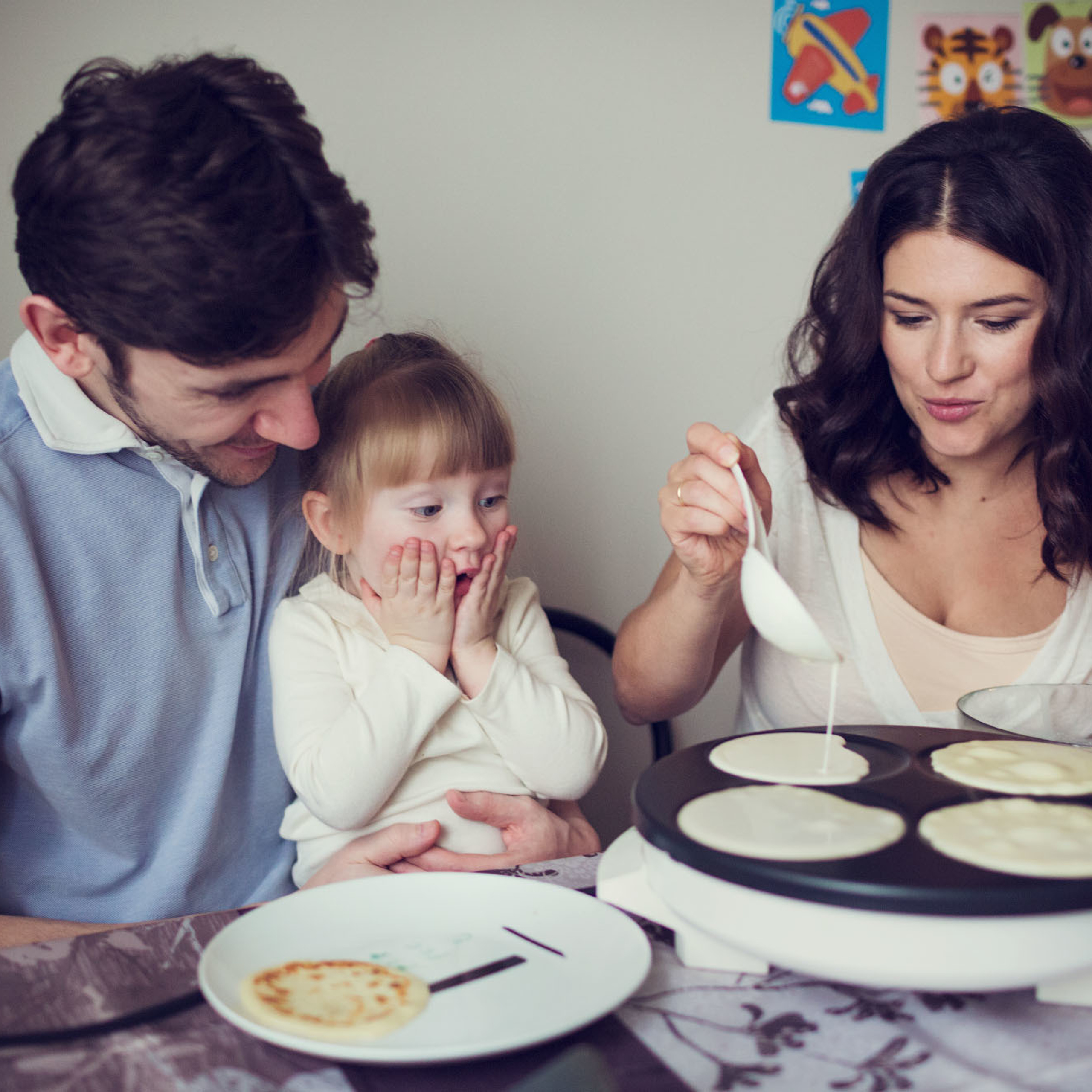 Домашняя семейная фотосессия с блинами. Фотограф в Москве Татьяна Байкова