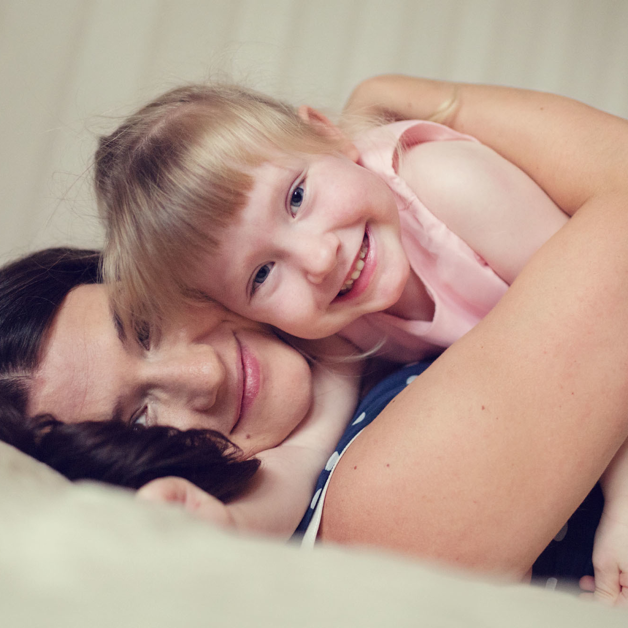 Домашняя семейная фотосессия с блинами. Фотограф в Москве Татьяна Байкова