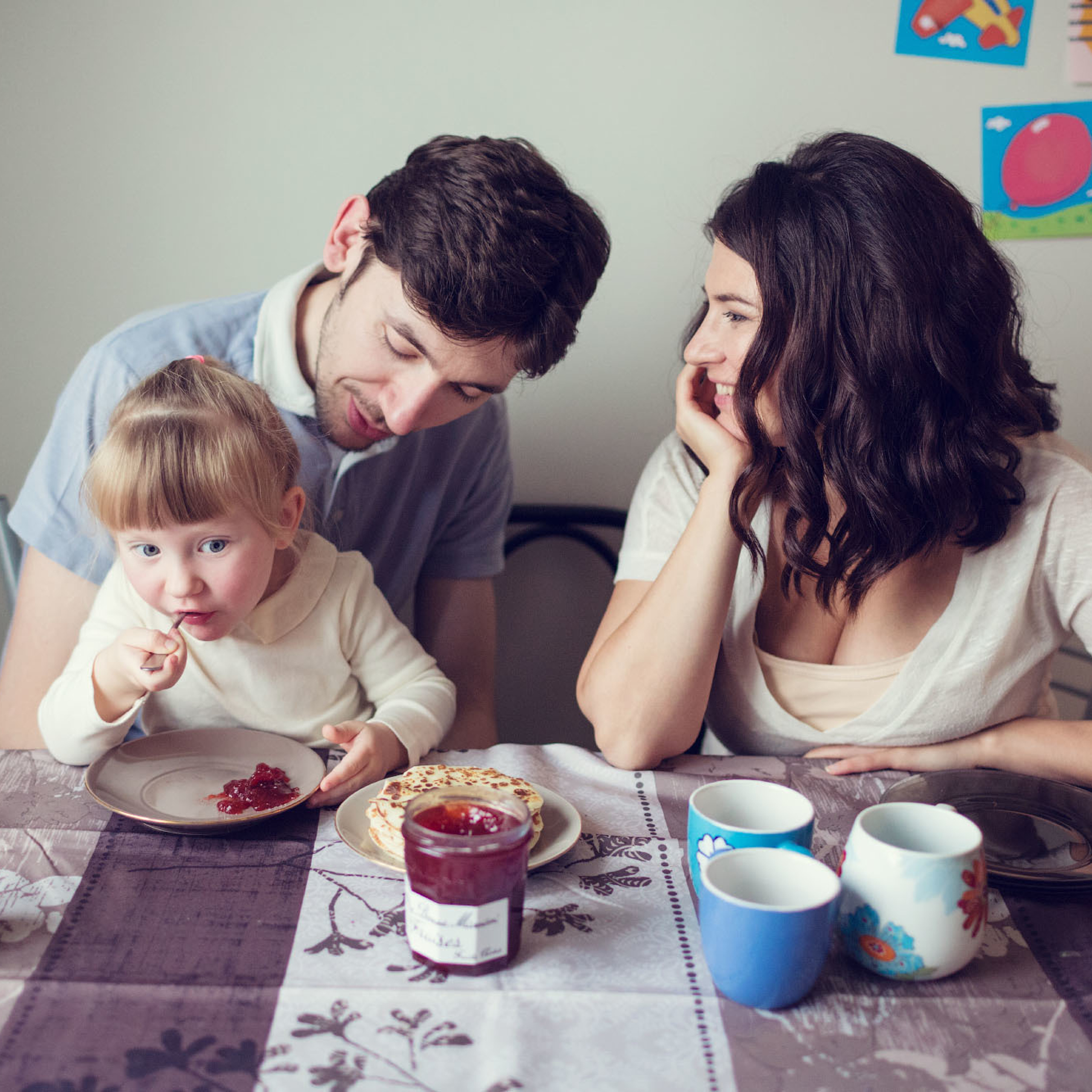 Домашняя семейная фотосессия с блинами. Фотограф в Москве Татьяна Байкова
