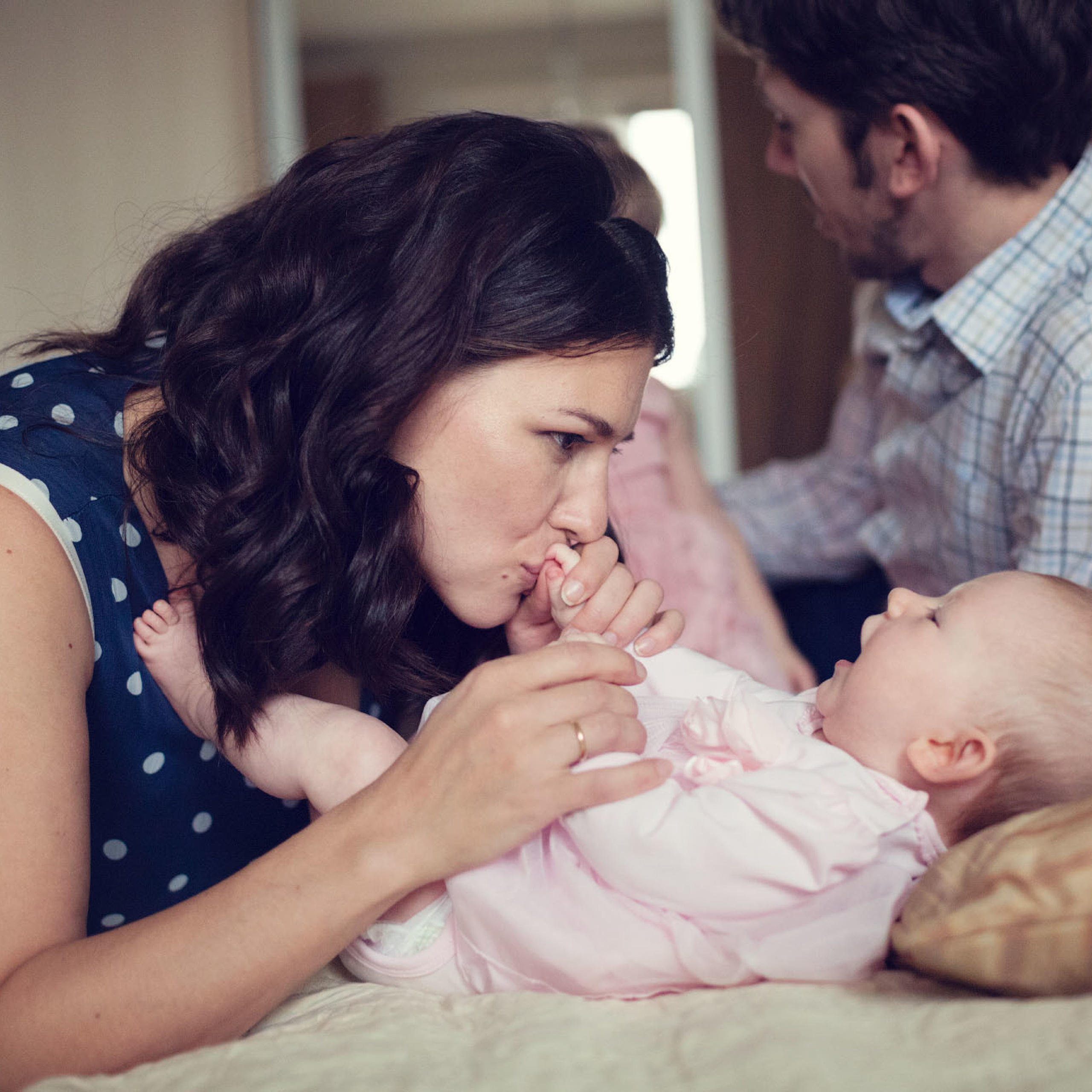 Домашняя семейная фотосессия с блинами. Фотограф в Москве Татьяна Байкова