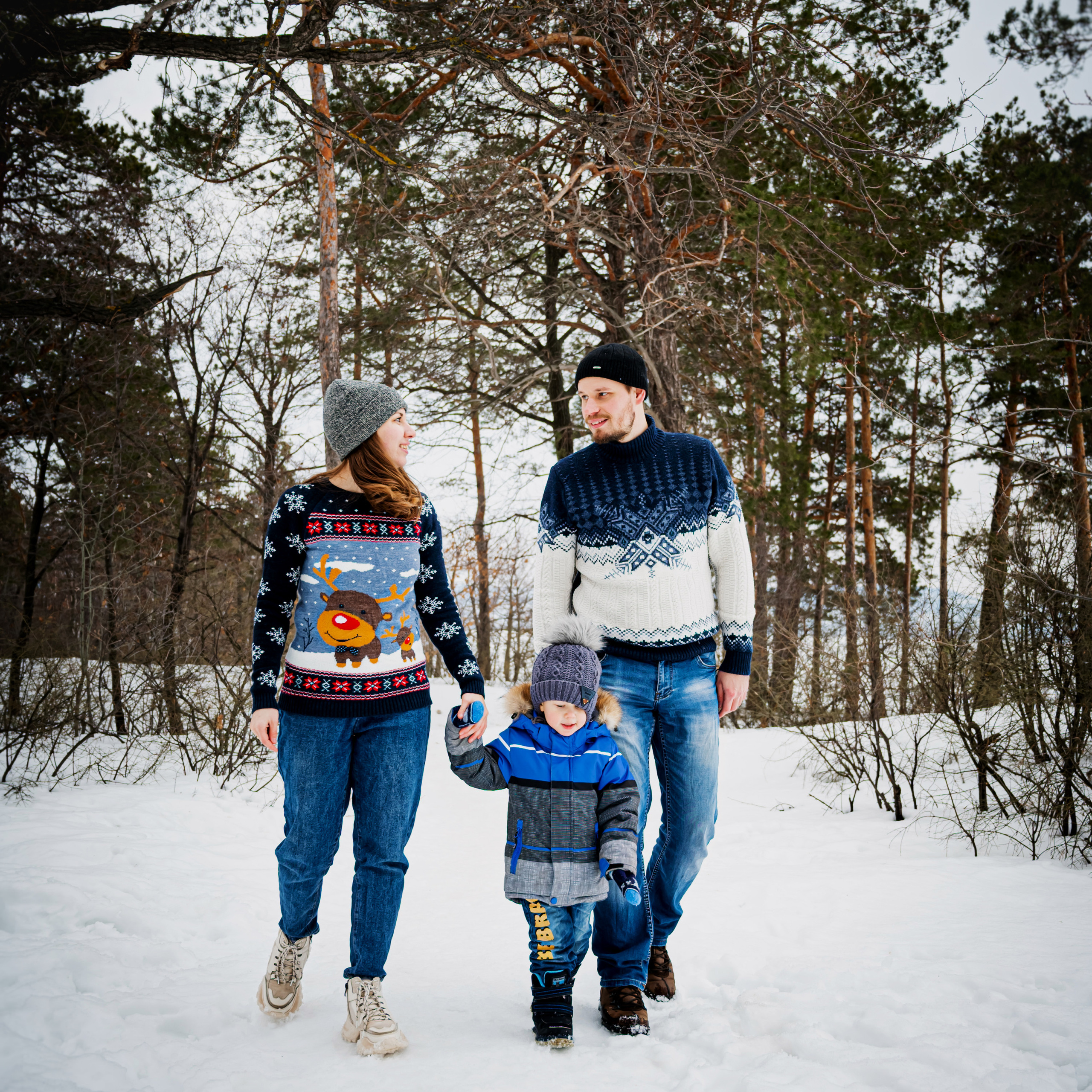 Семейная прогулка