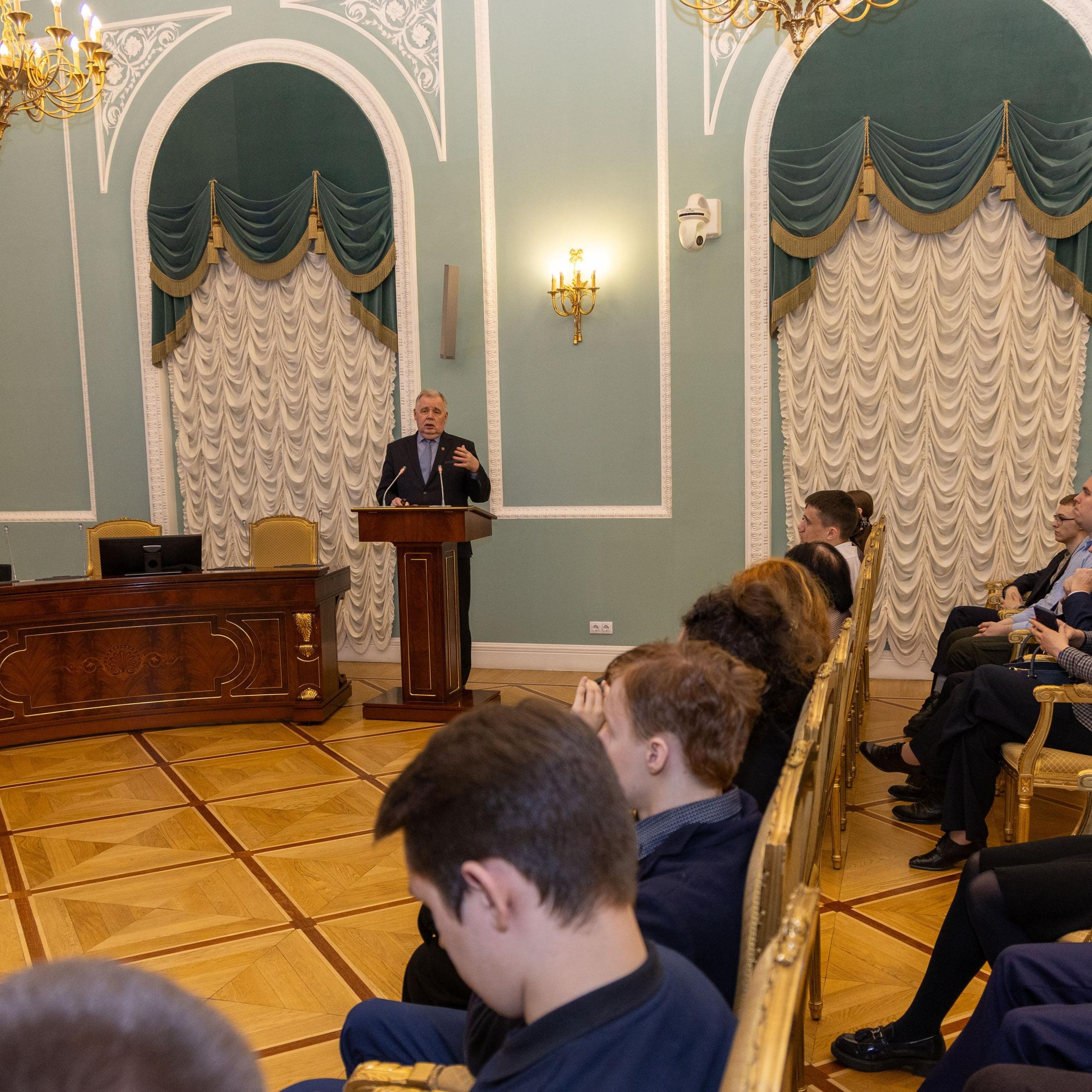 Кружок молодого дипломата. Портретный и семейный фотограф Санкт-Петербург