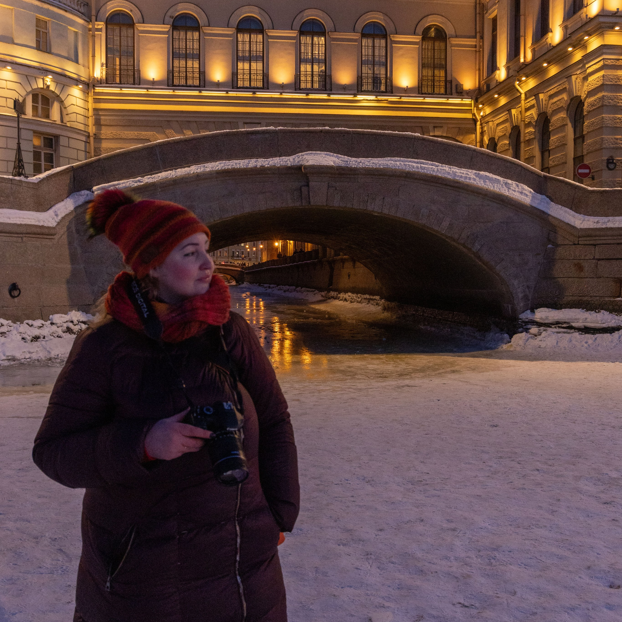 Юля пешком по льдам Питера. Портретный и семейный фотограф Санкт-Петербург