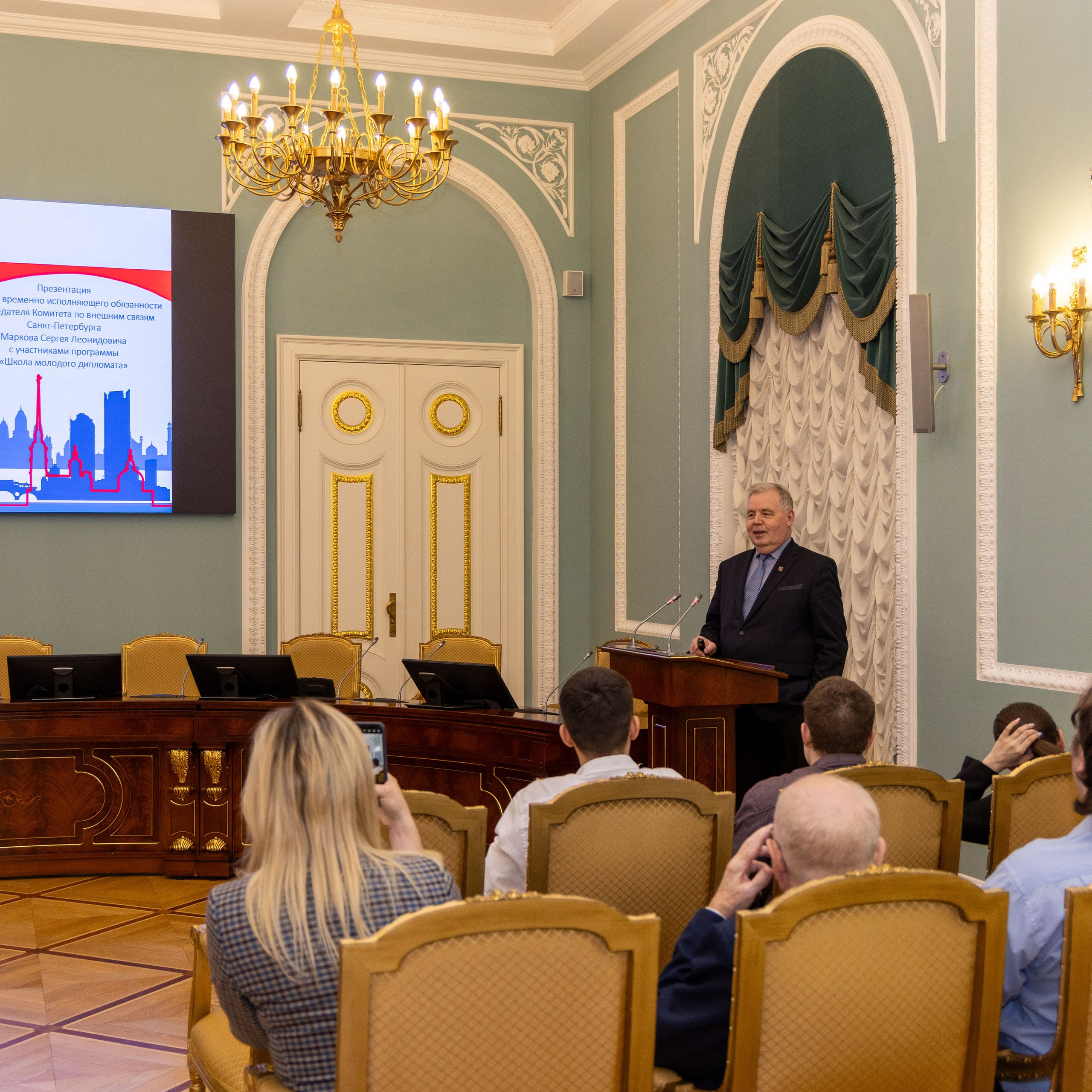 Кружок молодого дипломата. Портретный и семейный фотограф Санкт-Петербург