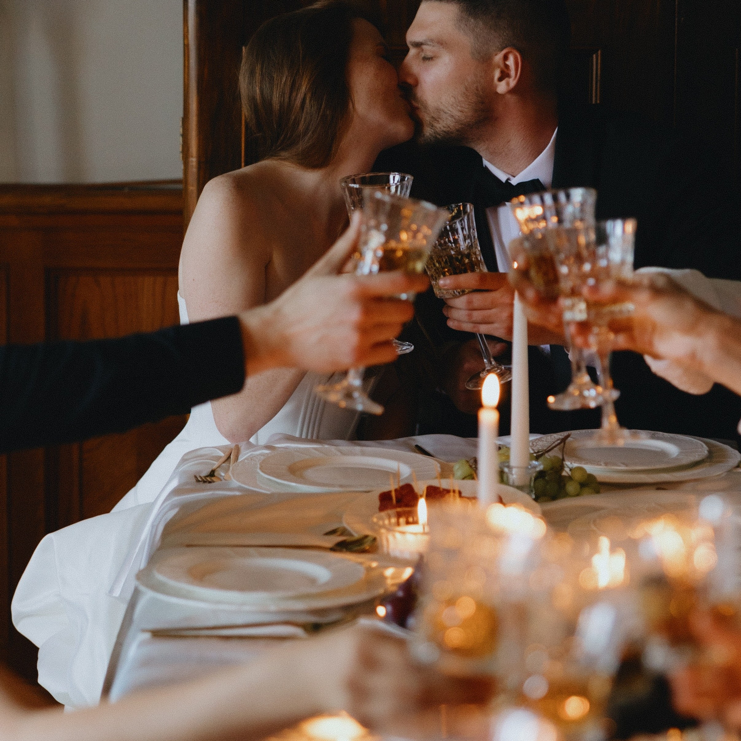 При свечах / 2025