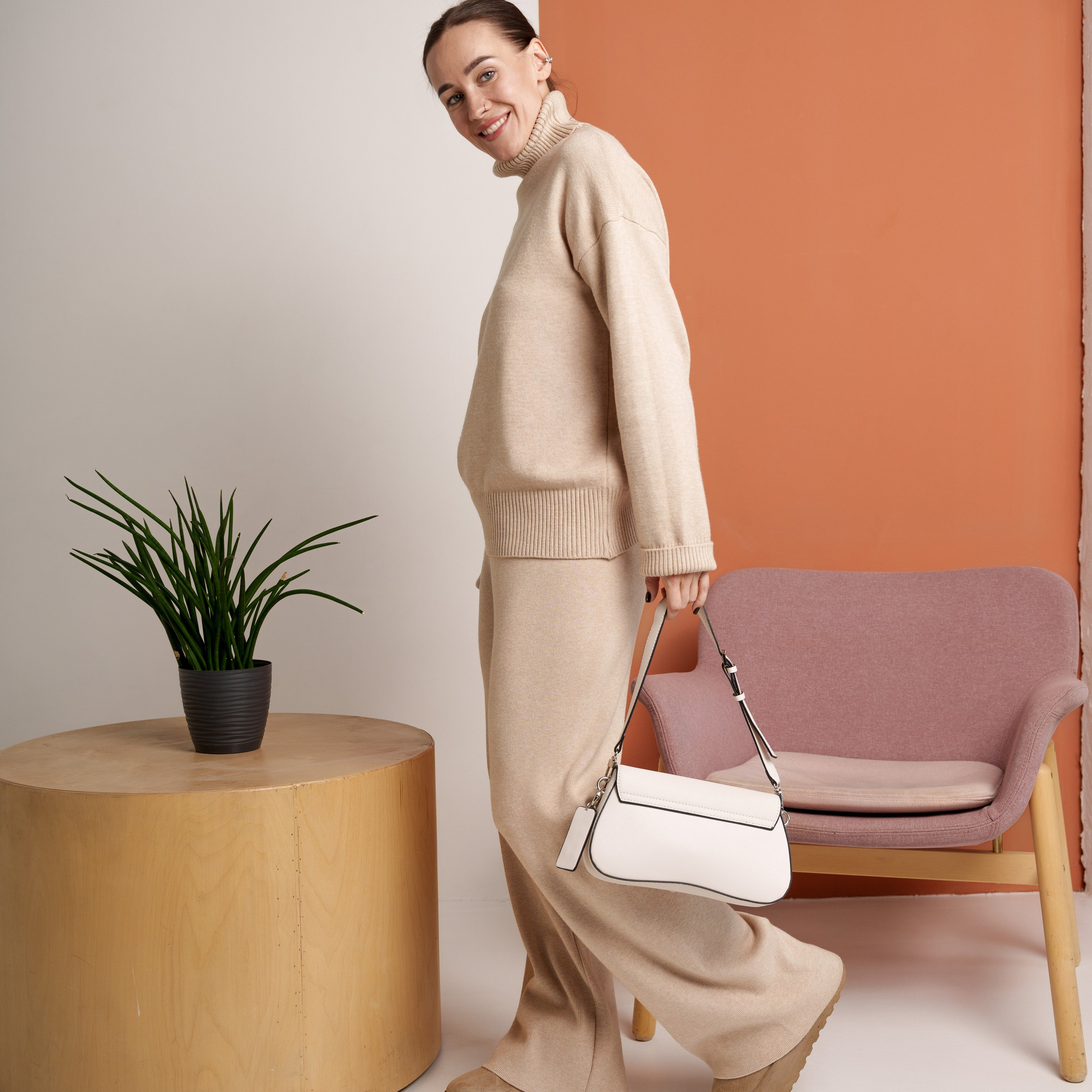 Женские костюмы